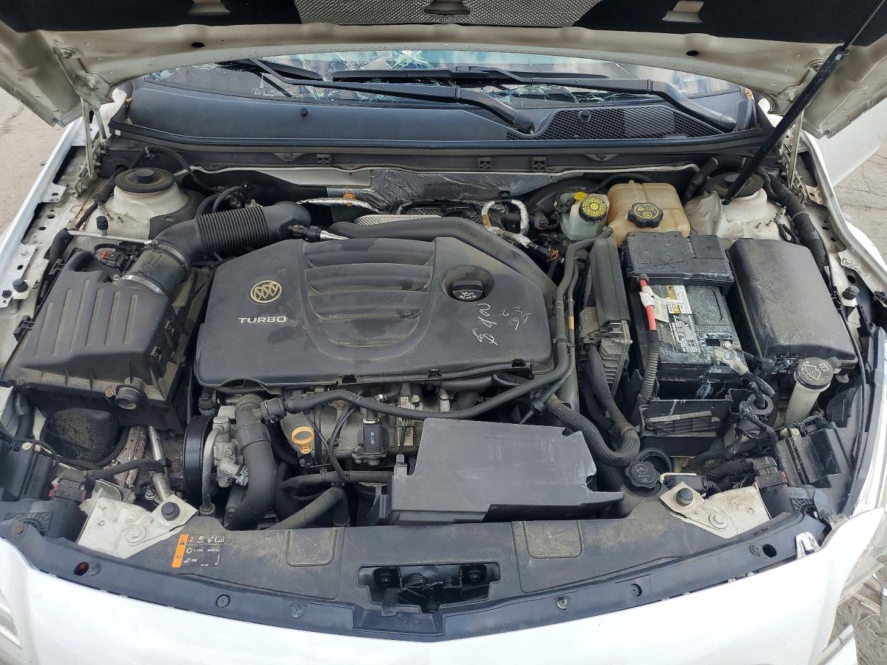 2013 Buick Regal Premium White vin: 2G4GS5EV4D9171884
