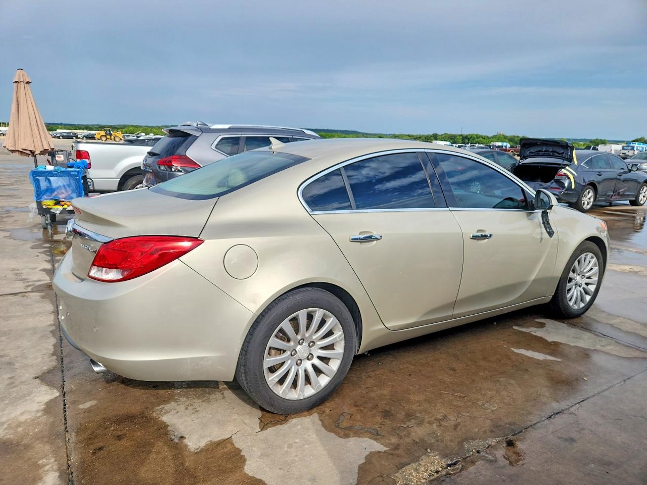 2013 Buick Regal Premium Beige vin: 2G4GS5EV6D9250442