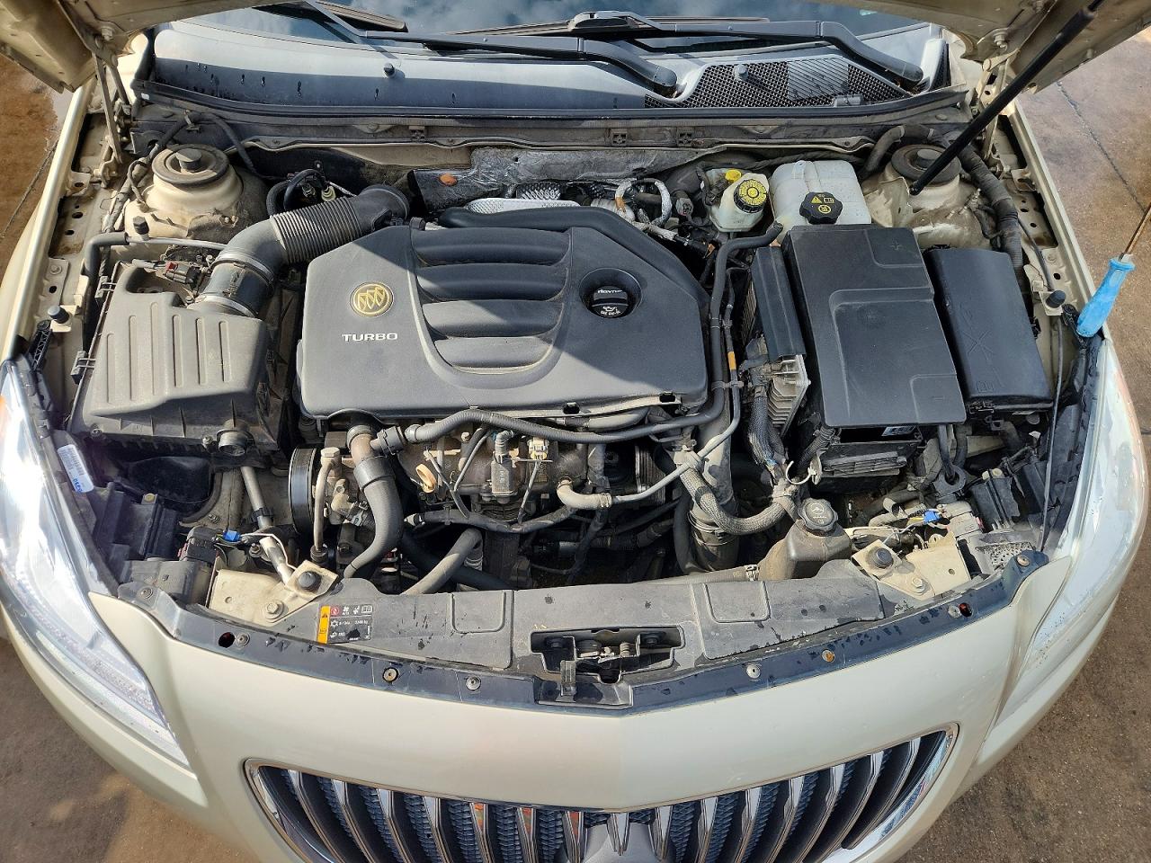 2013 Buick Regal Premium Beige vin: 2G4GS5EV6D9250442