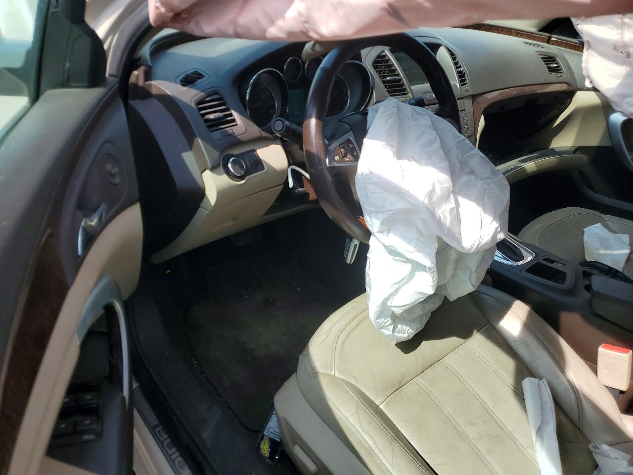 2013 Buick Regal Premium White vin: 2G4GS5EV7D9167568