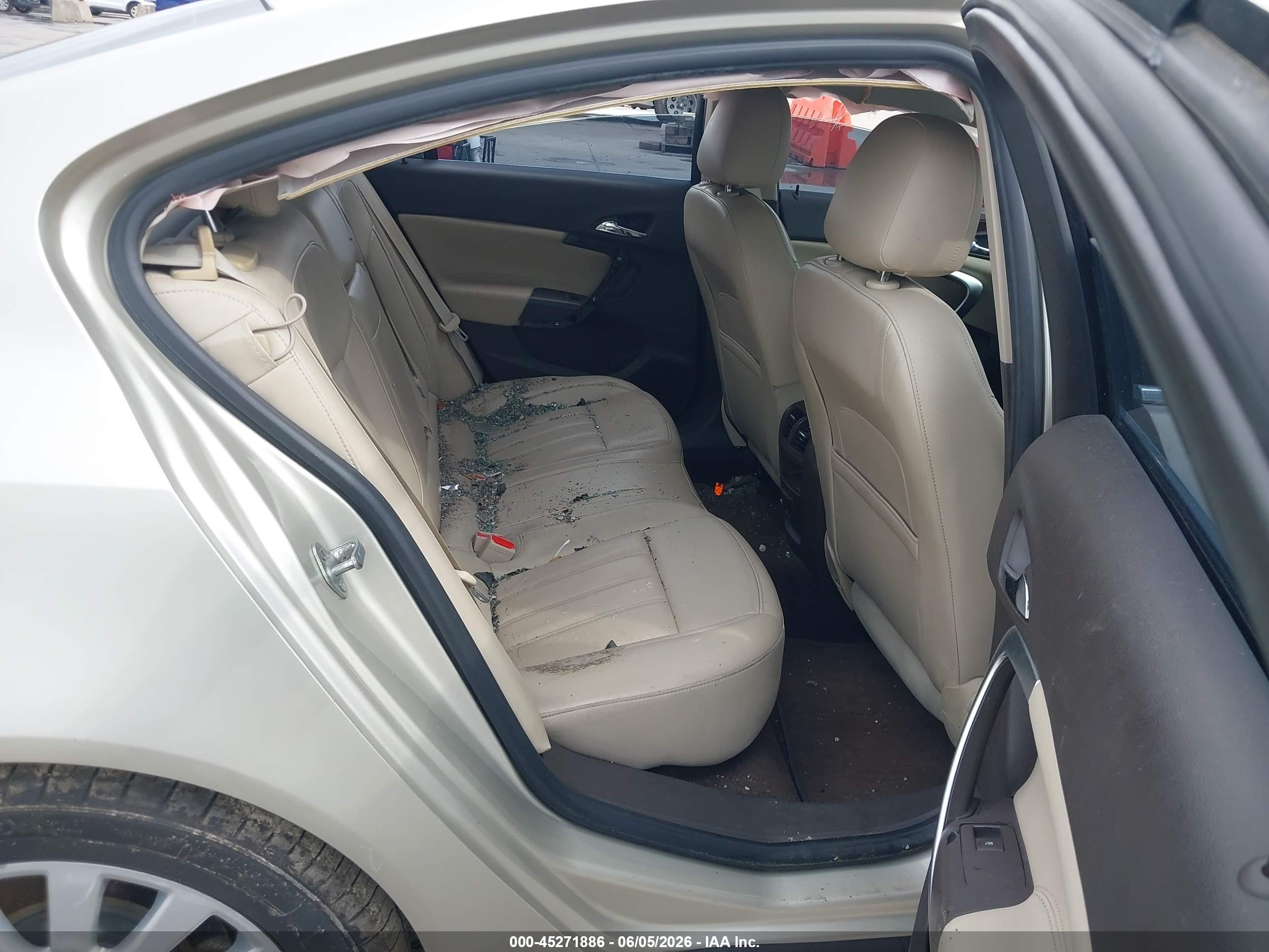 2013 Buick Regal Turbo - Premium 1 Beige vin: 2G4GS5EV9D9186073