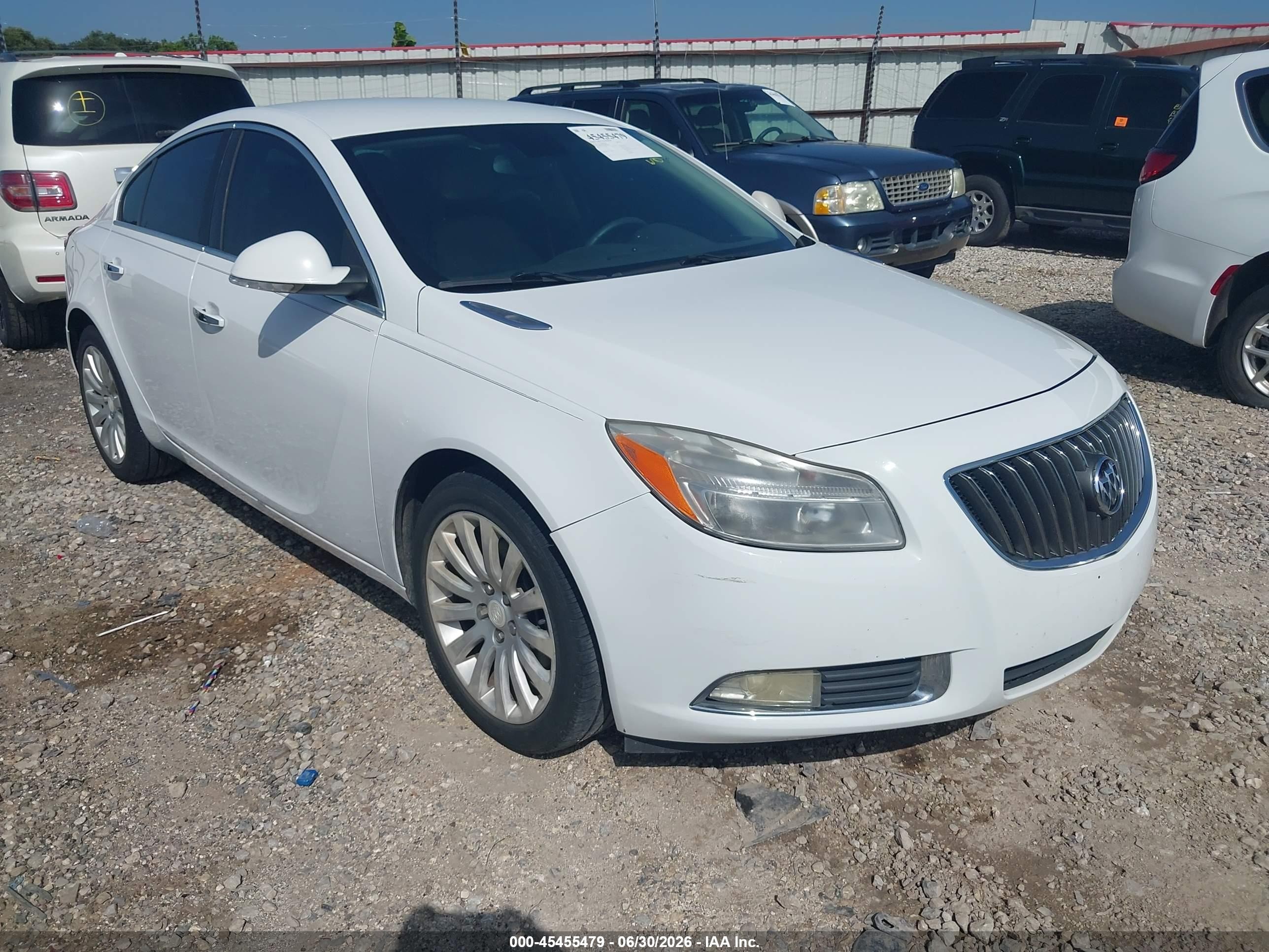 2013 Buick Regal Turbo - Premium 1 White vin: 2G4GS5EVXD9125024