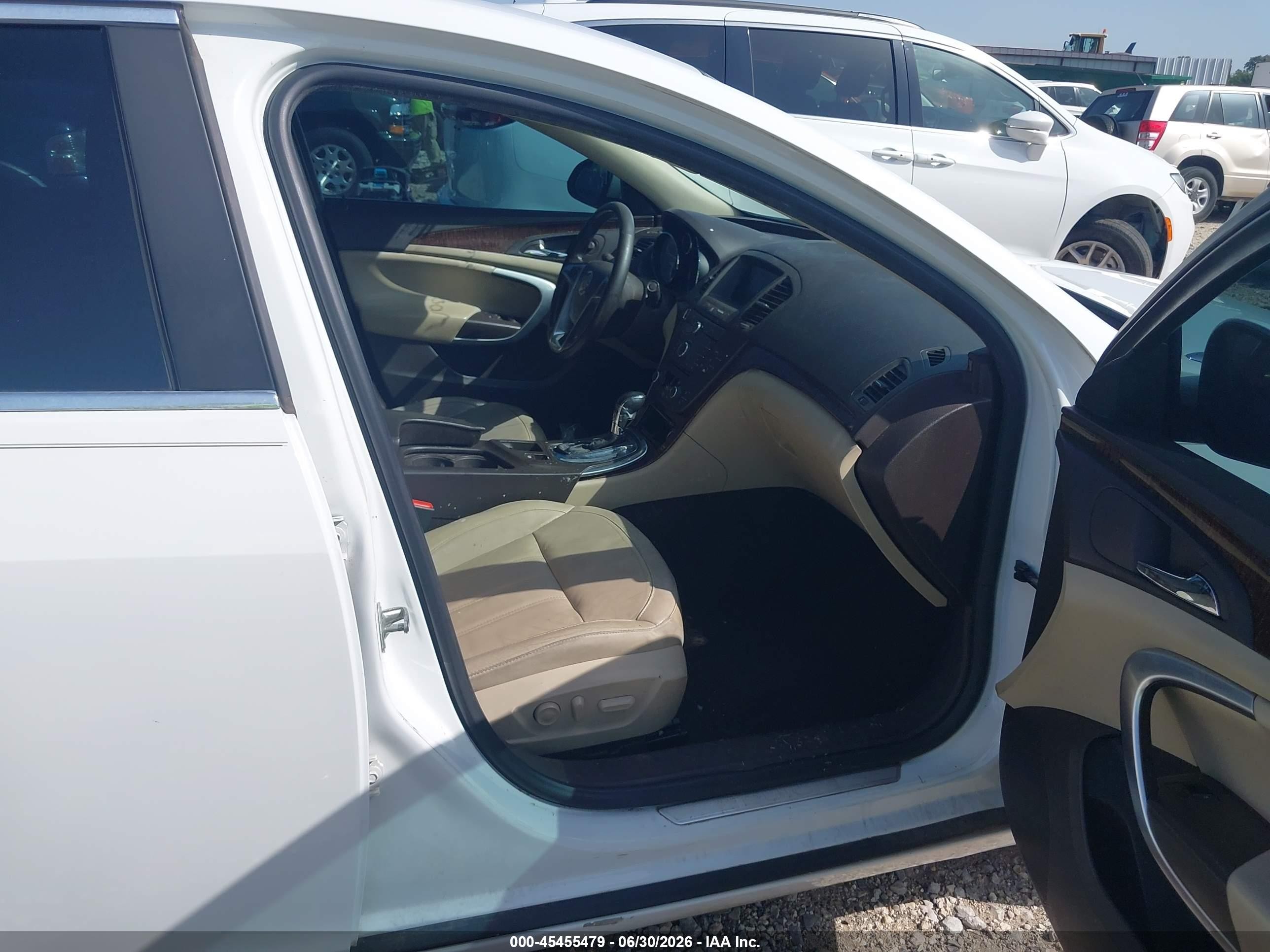 2013 Buick Regal Turbo - Premium 1 White vin: 2G4GS5EVXD9125024