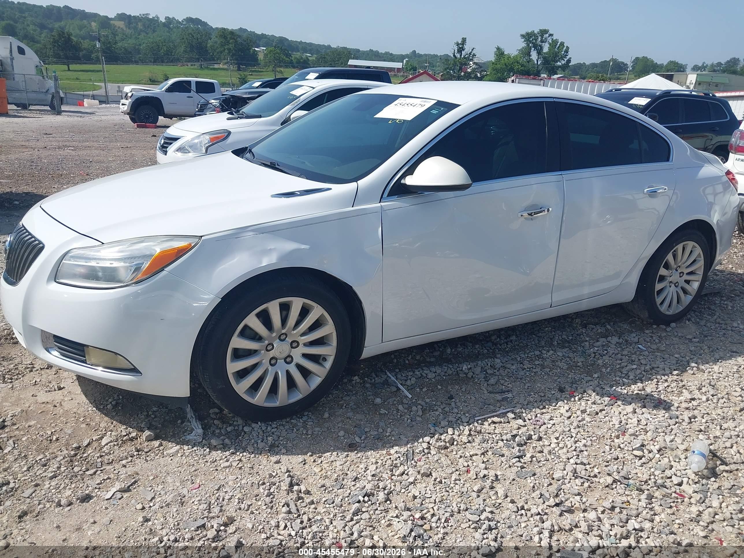 2013 Buick Regal Turbo - Premium 1 White vin: 2G4GS5EVXD9125024