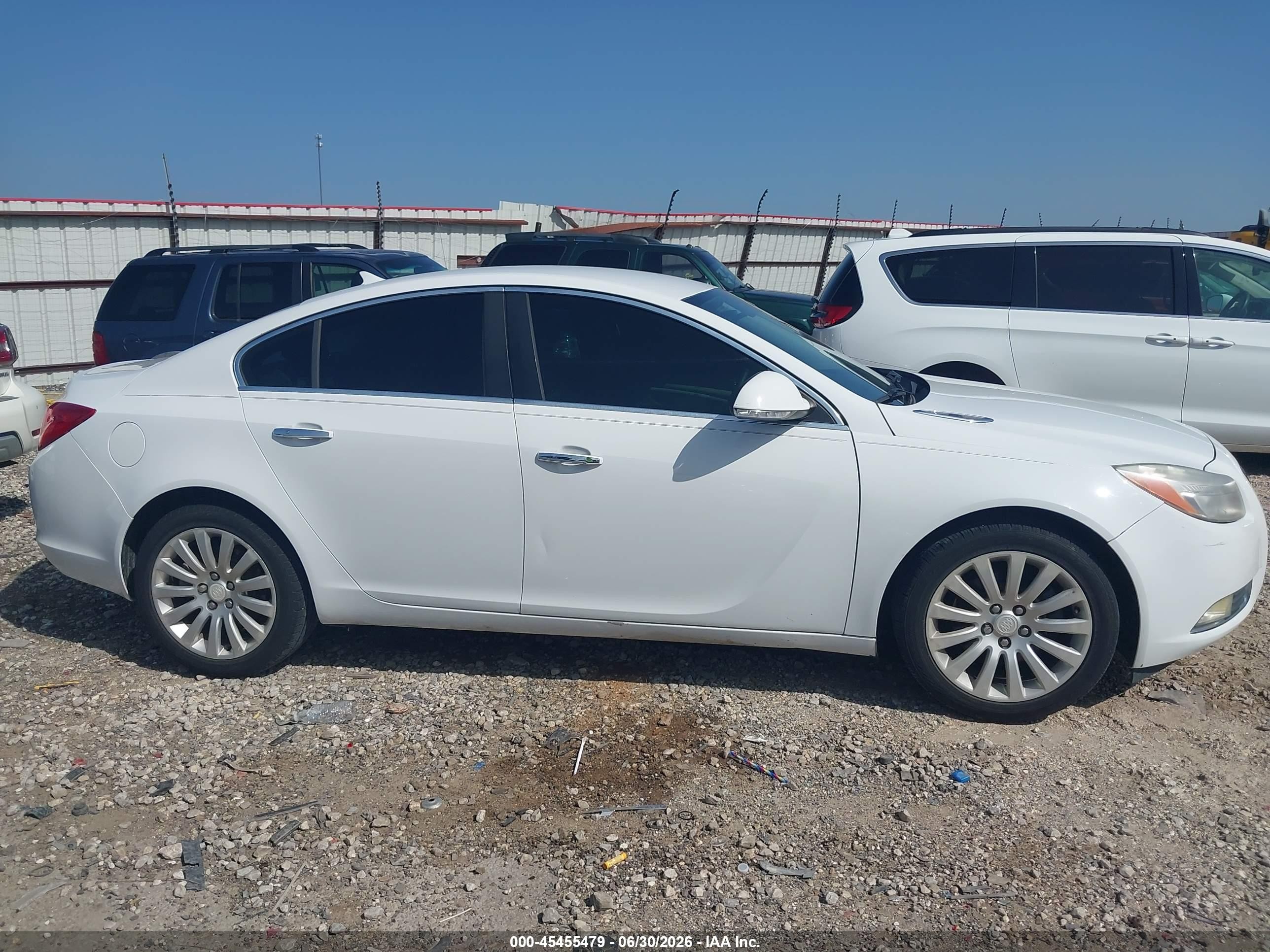2013 Buick Regal Turbo - Premium 1 White vin: 2G4GS5EVXD9125024