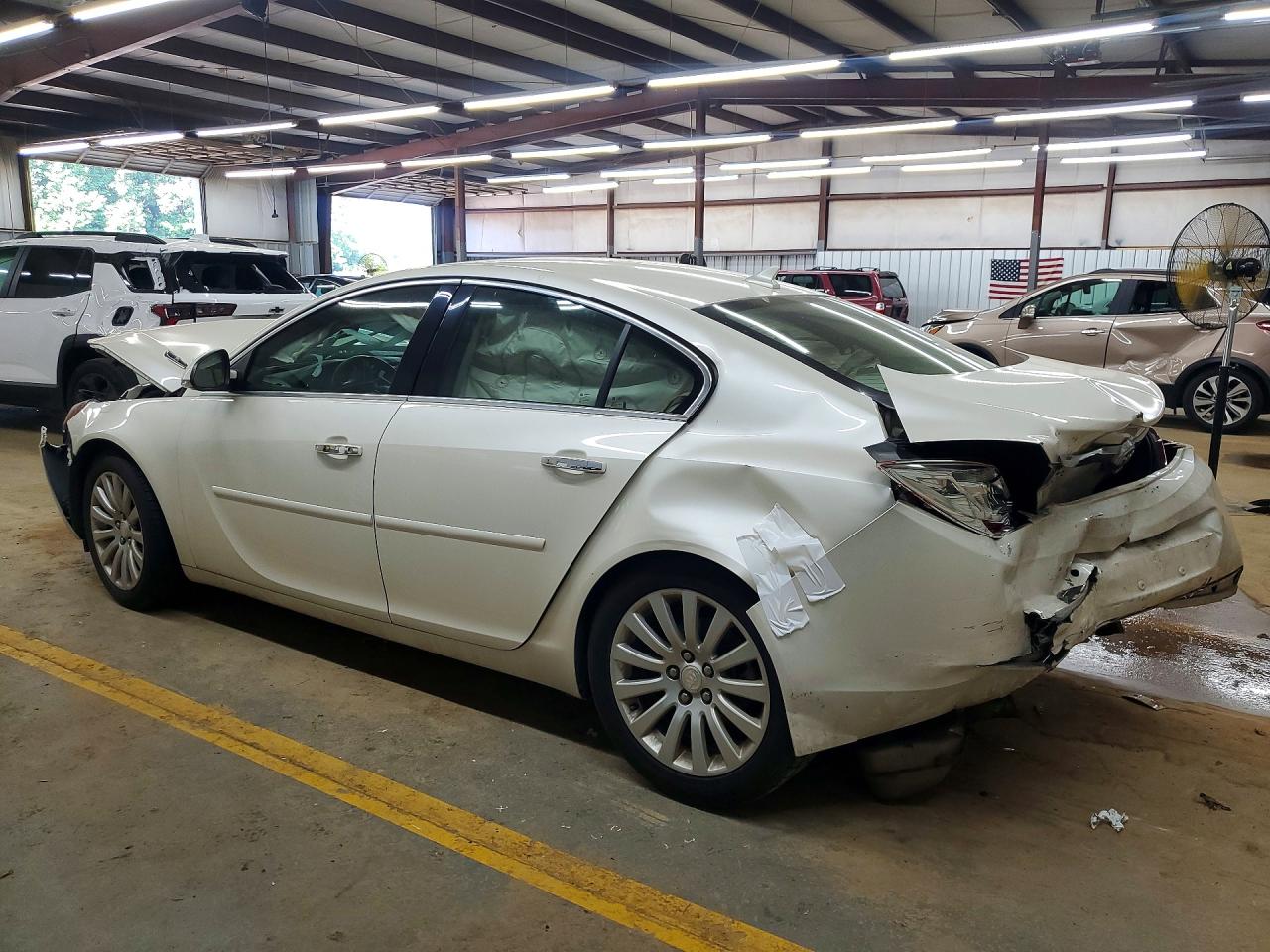 2012 Buick Regal Premium White vin: 2G4GT5GK5C9137516