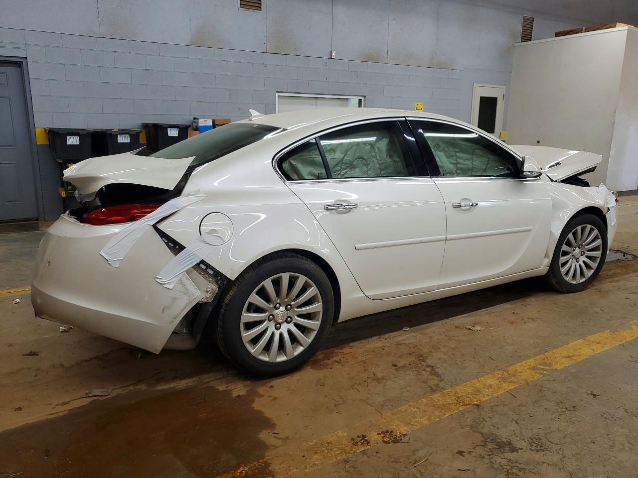 2012 Buick Regal Premium White vin: 2G4GT5GK5C9137516