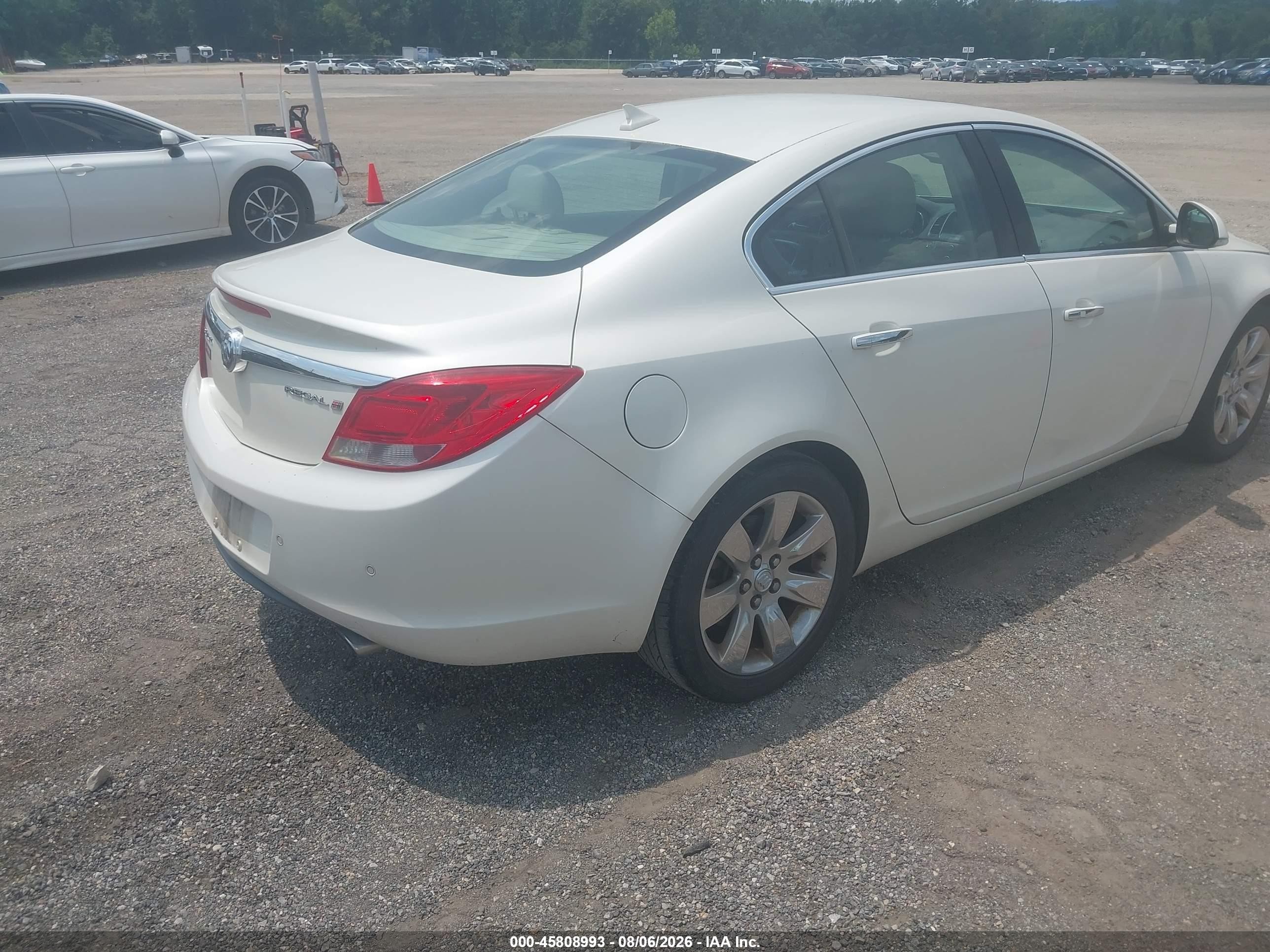 2012 Buick Regal Turbo - Premium 2 White vin: 2G4GT5GV0C9211757
