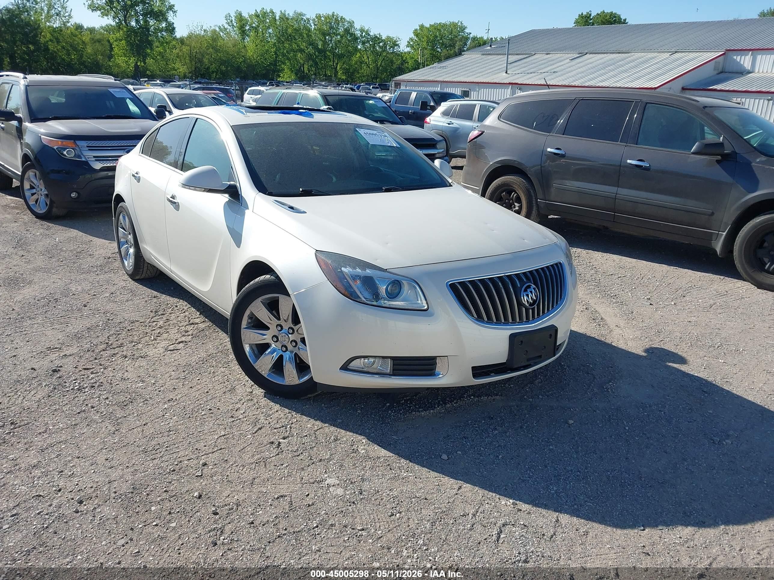 2013 Buick Regal Turbo - Premium 2 White vin: 2G4GT5GV5D9247445