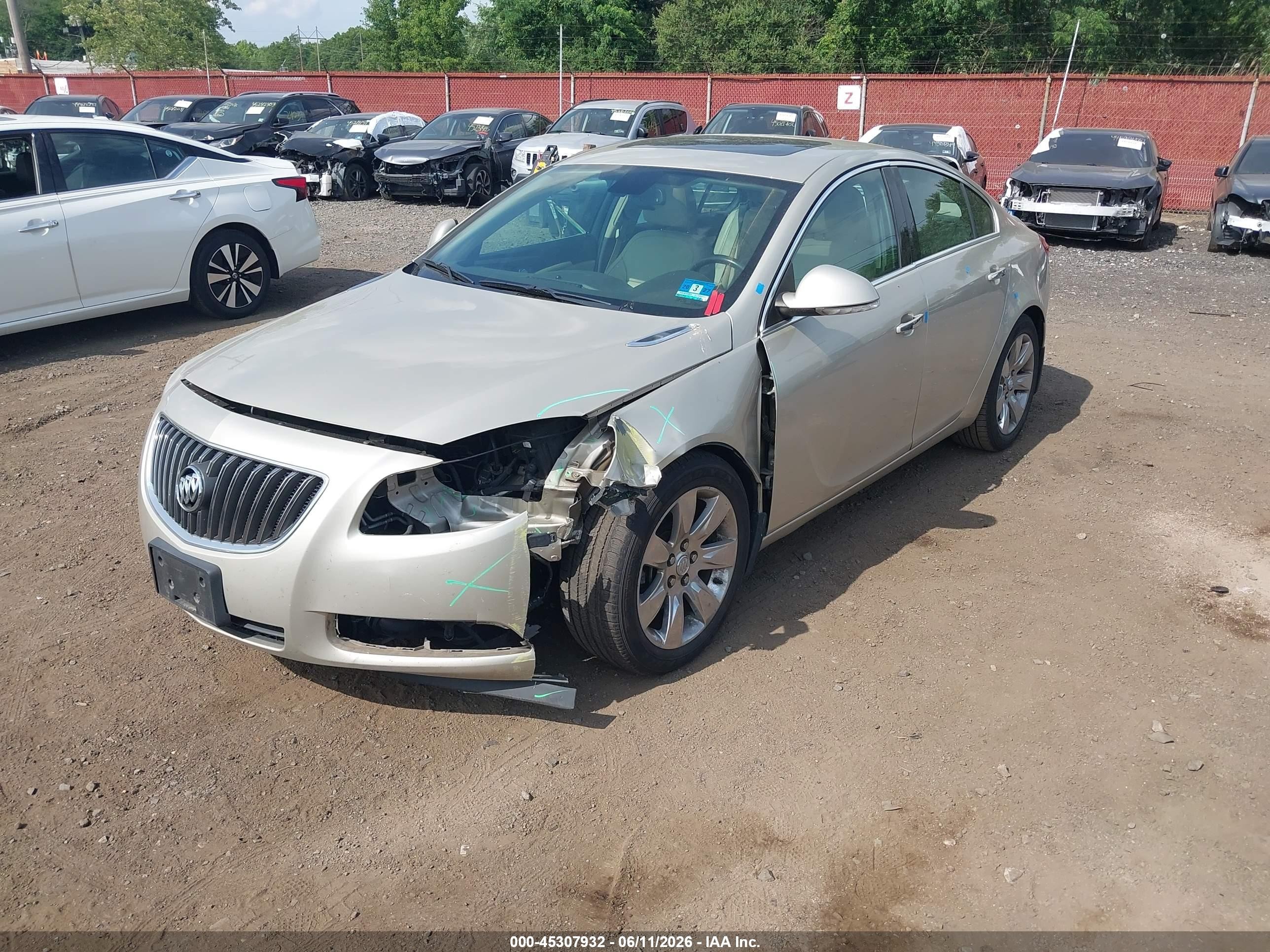 2013 Buick Regal Turbo - Premium 2 Beige vin: 2G4GT5GV7D9192691