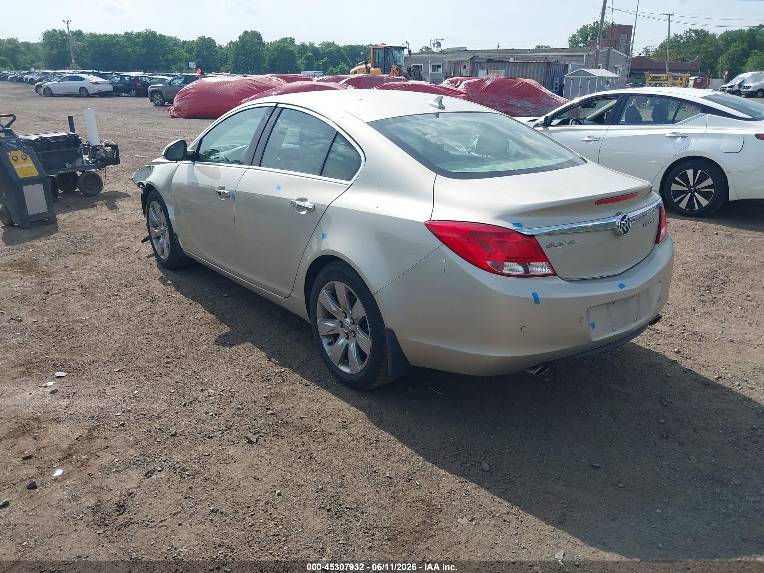 2013 Buick Regal Turbo - Premium 2 Beige vin: 2G4GT5GV7D9192691