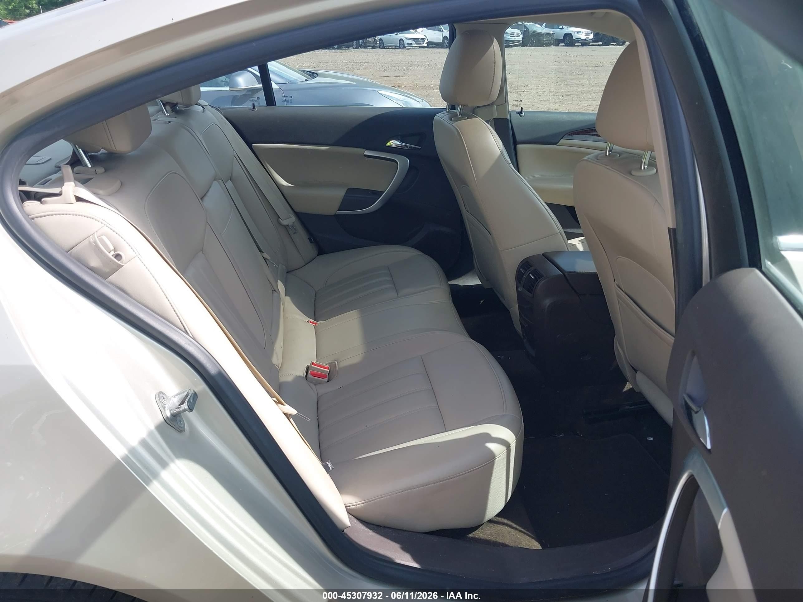 2013 Buick Regal Turbo - Premium 2 Beige vin: 2G4GT5GV7D9192691