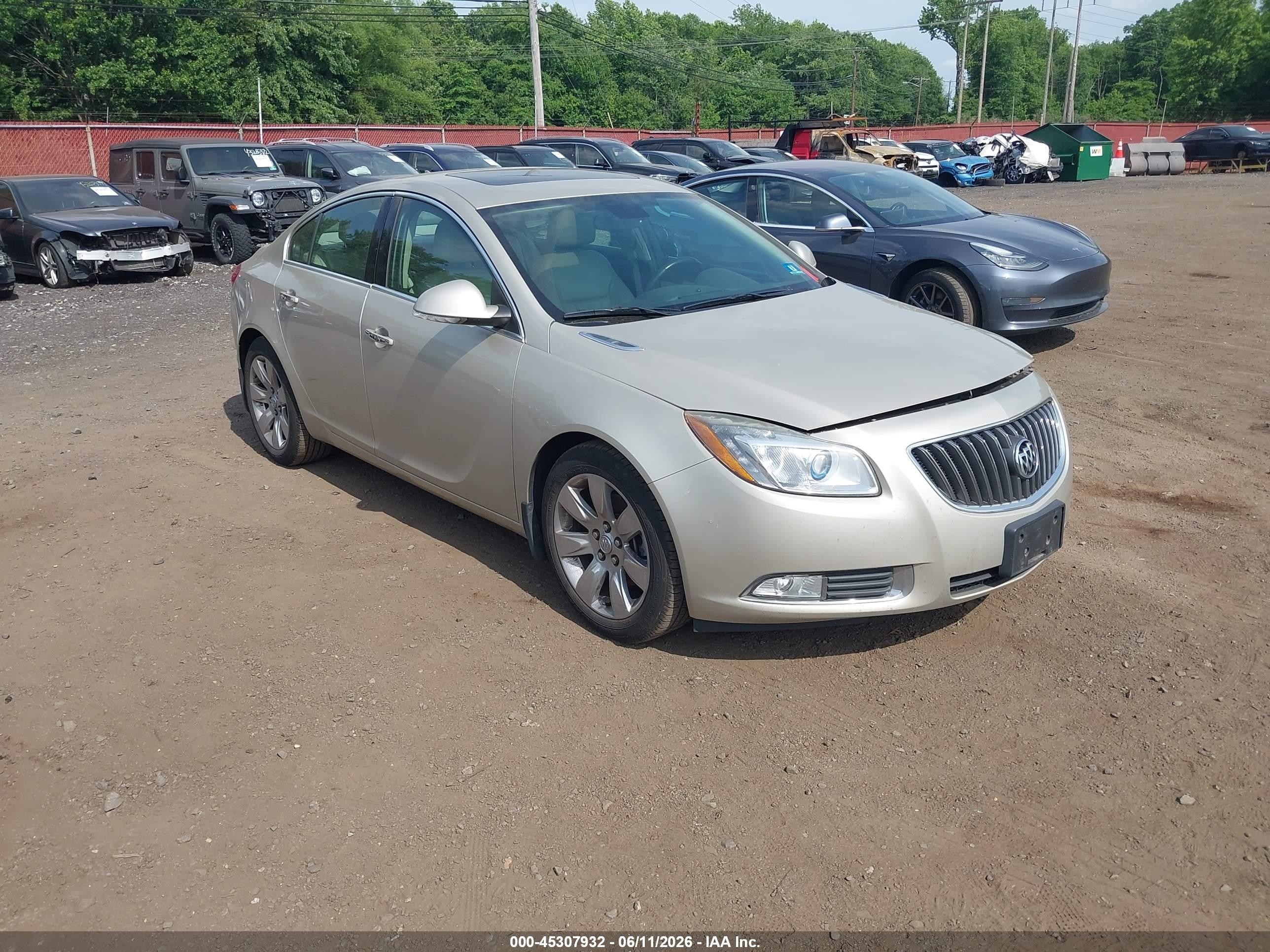 2013 Buick Regal Turbo - Premium 2 Beige vin: 2G4GT5GV7D9192691