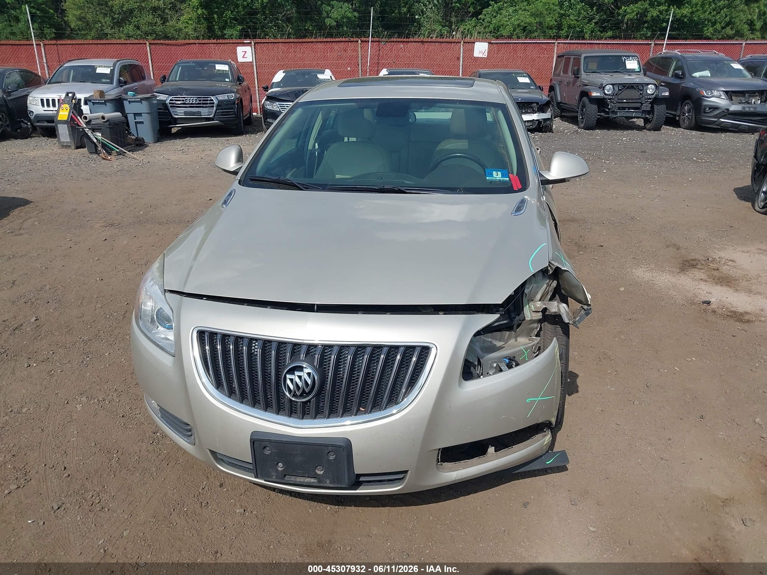 2013 Buick Regal Turbo - Premium 2 Beige vin: 2G4GT5GV7D9192691