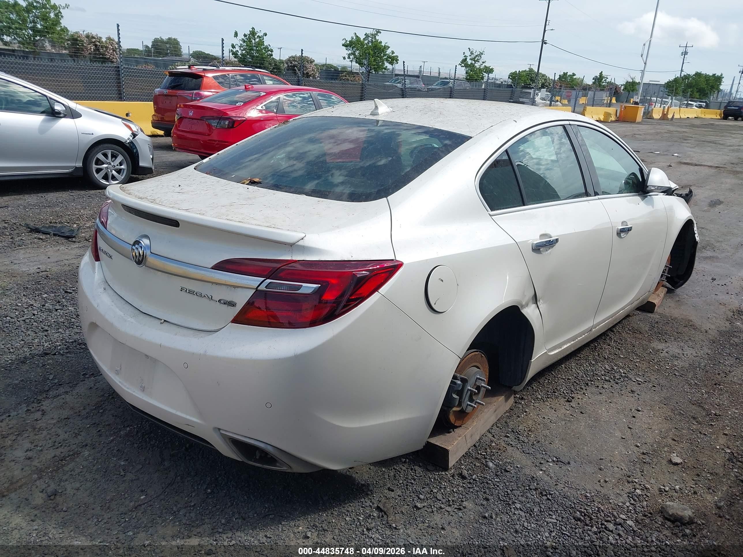 2014 Buick Regal Gs White vin: 2G4GT5GX5E9224427