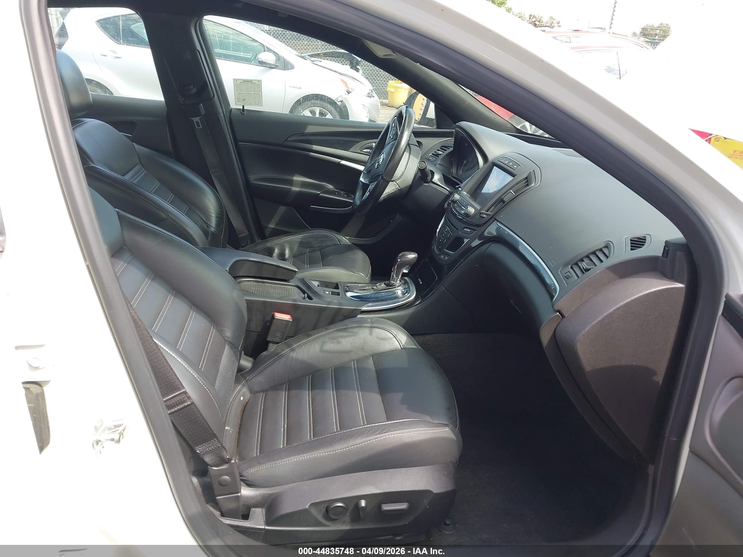 2014 Buick Regal Gs White vin: 2G4GT5GX5E9224427