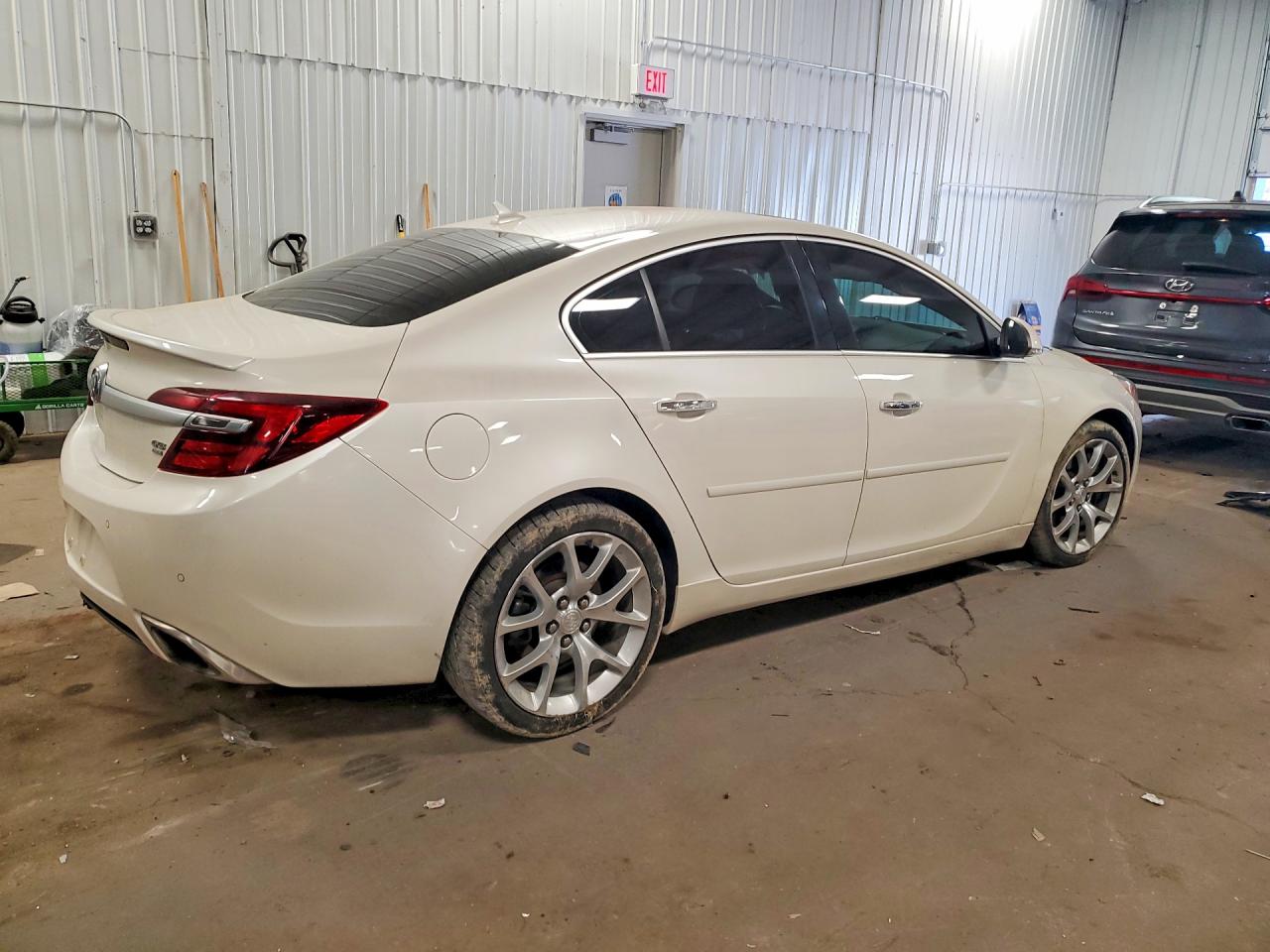 2014 Buick Regal Gs Cream vin: 2G4GU5GX2E9208408
