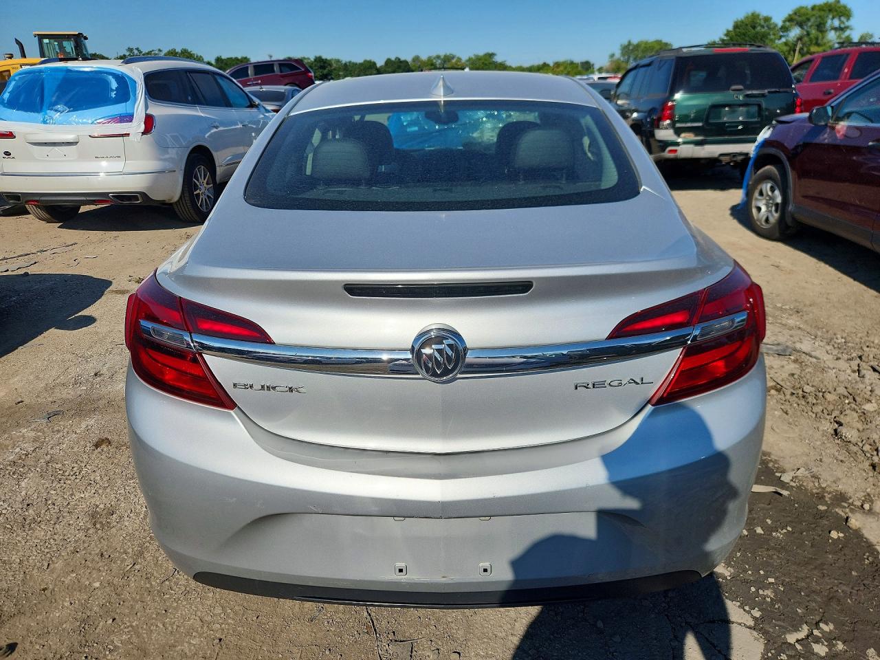 2015 Buick Regal Silver vin: 2G4GV5EK8F9196836