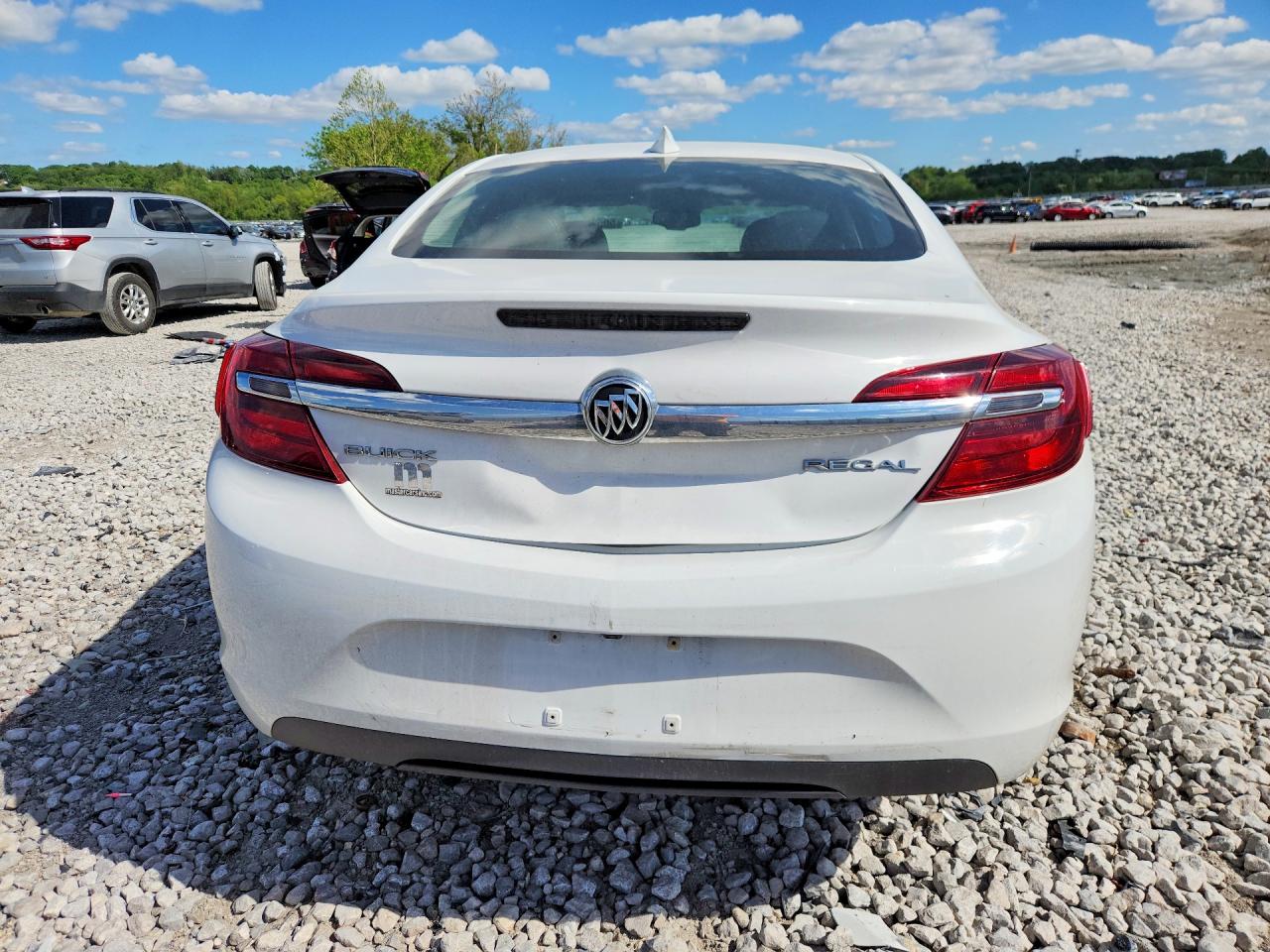 2015 Buick Regal White vin: 2G4GV5EK9F9173484