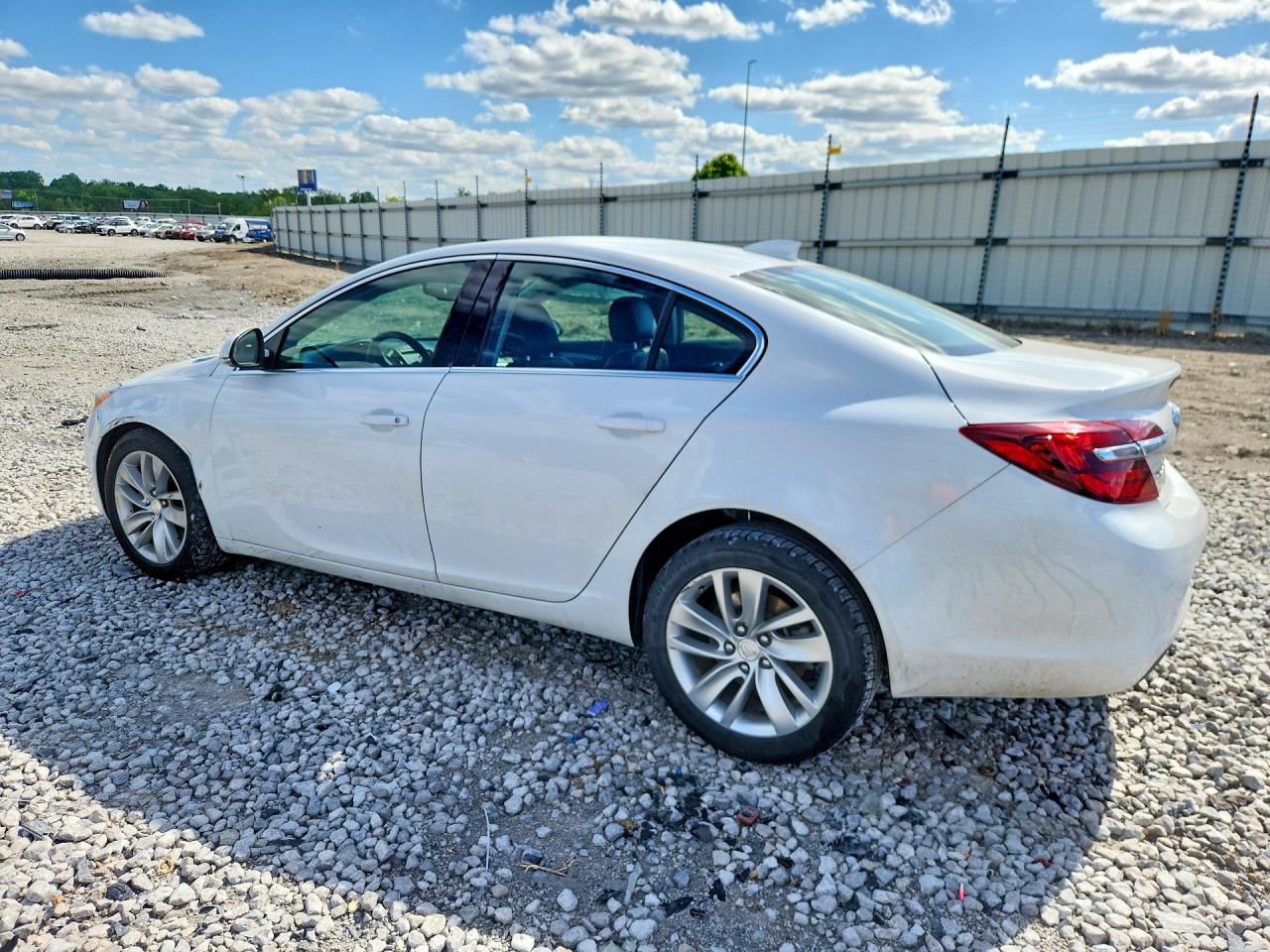 2015 Buick Regal White vin: 2G4GV5EK9F9173484