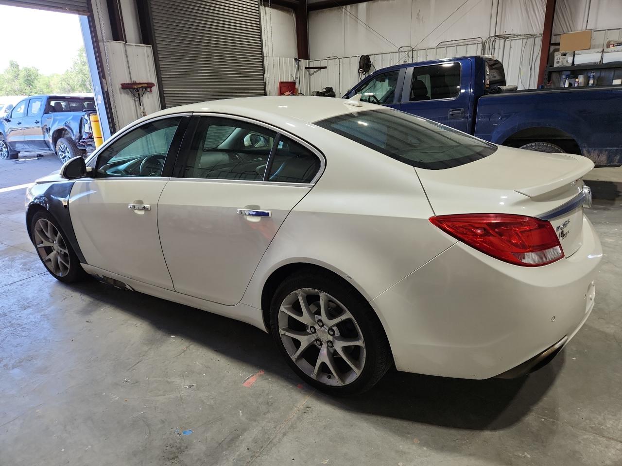 2012 Buick Regal Gs White vin: 2G4GV5GV6C9193534 Damage: Left Qtr Panel, Heavy Scratch, 1 To 2 Inches