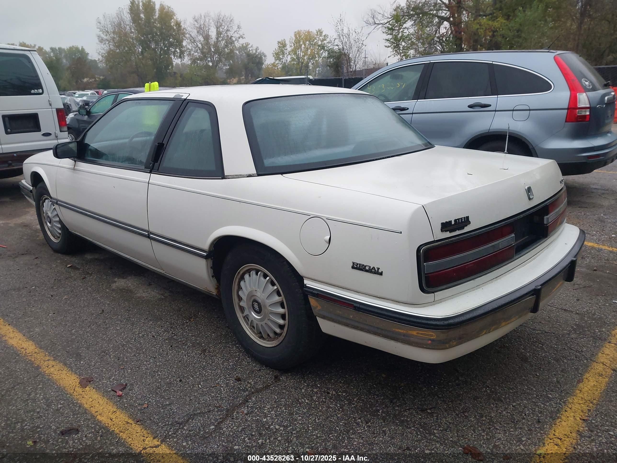 1992 Buick Regal Custom White vin: 2G4WB14T8N1478320
