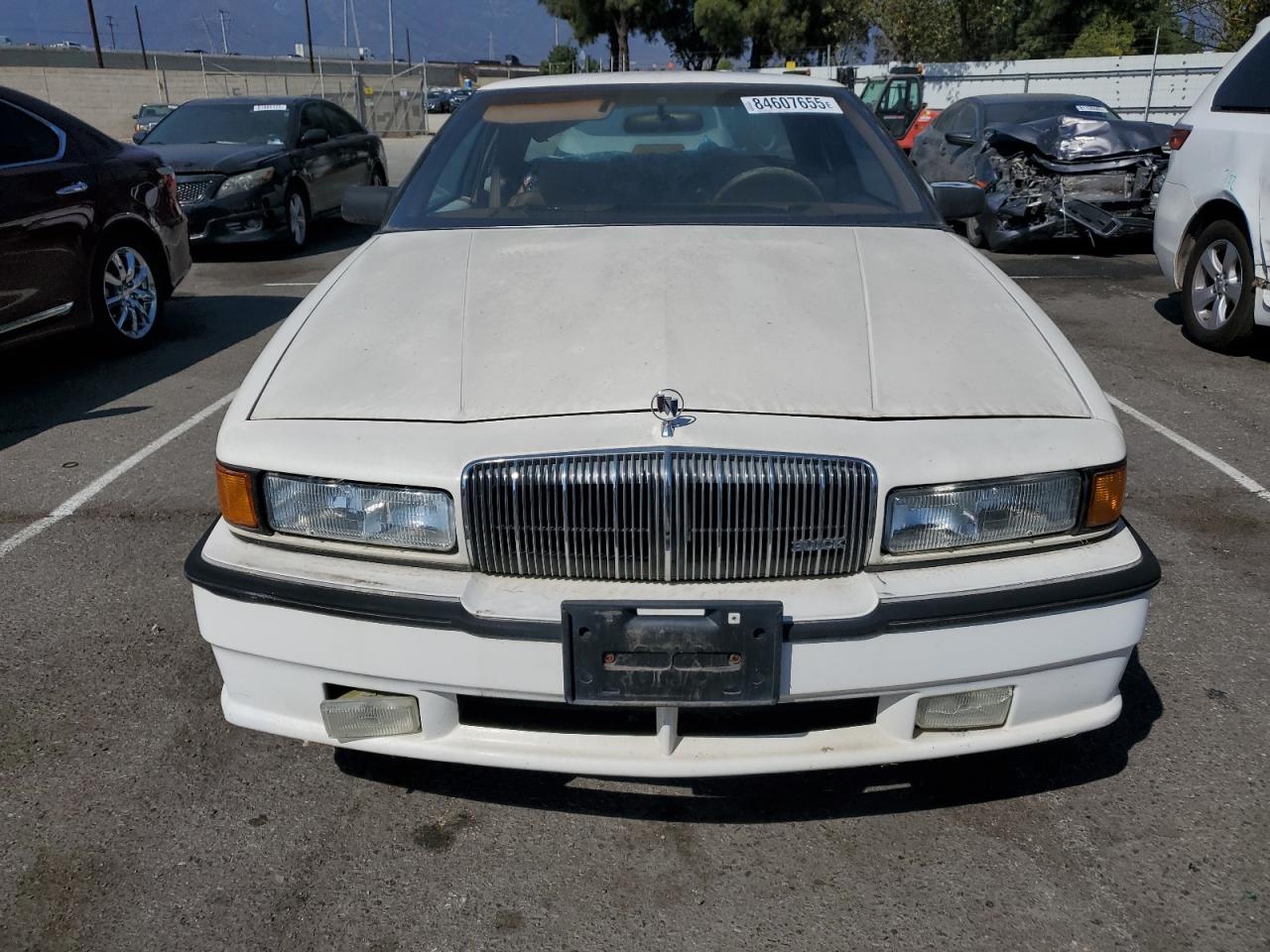 1989 Buick Regal Custom White vin: 2G4WB14W6K1424245