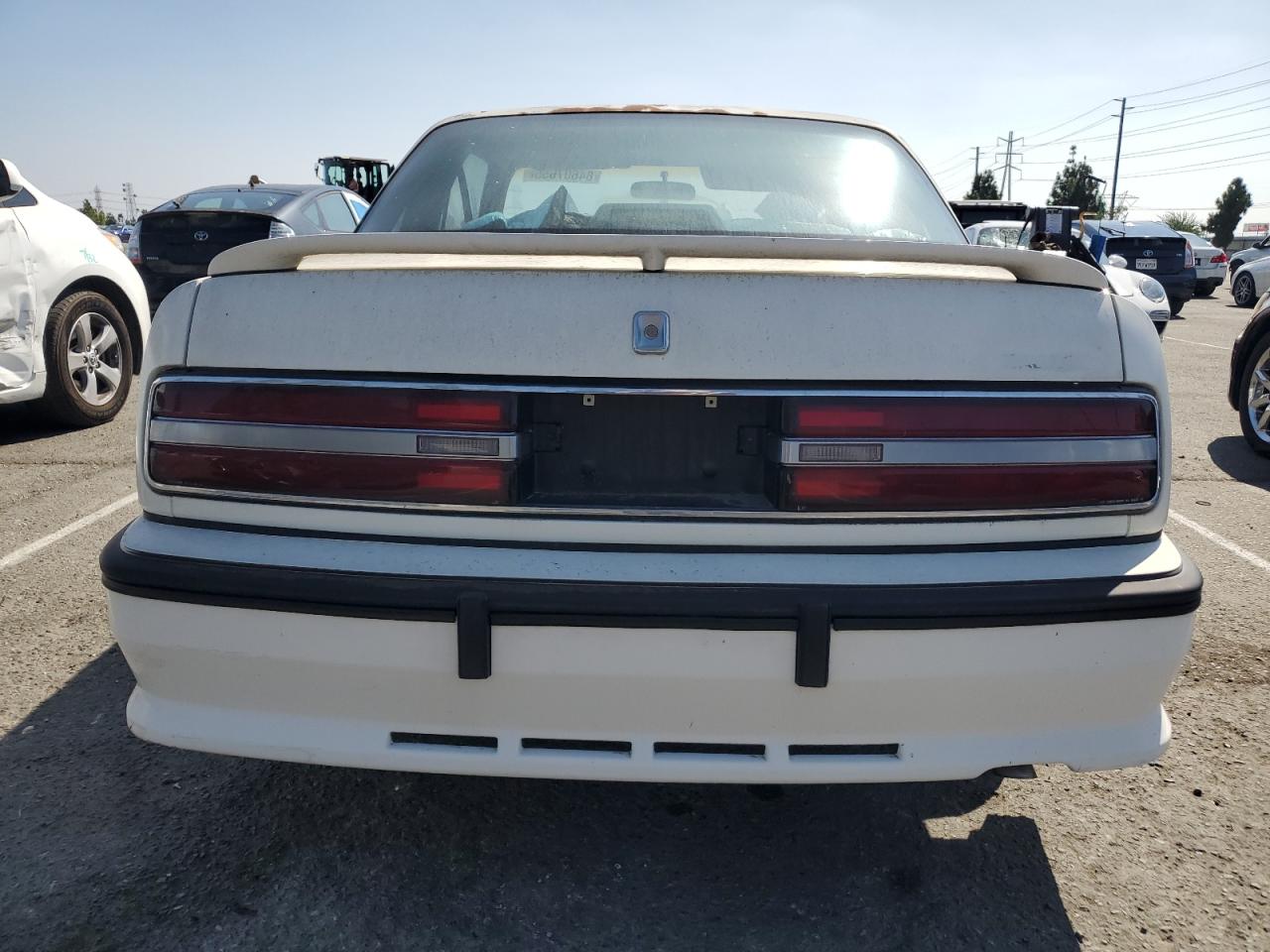 1989 Buick Regal Custom White vin: 2G4WB14W6K1424245