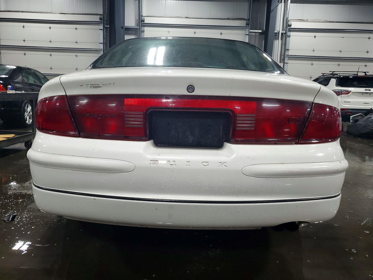 2004 Buick Regal Ls Белый vin: 2G4WB52K141159017
