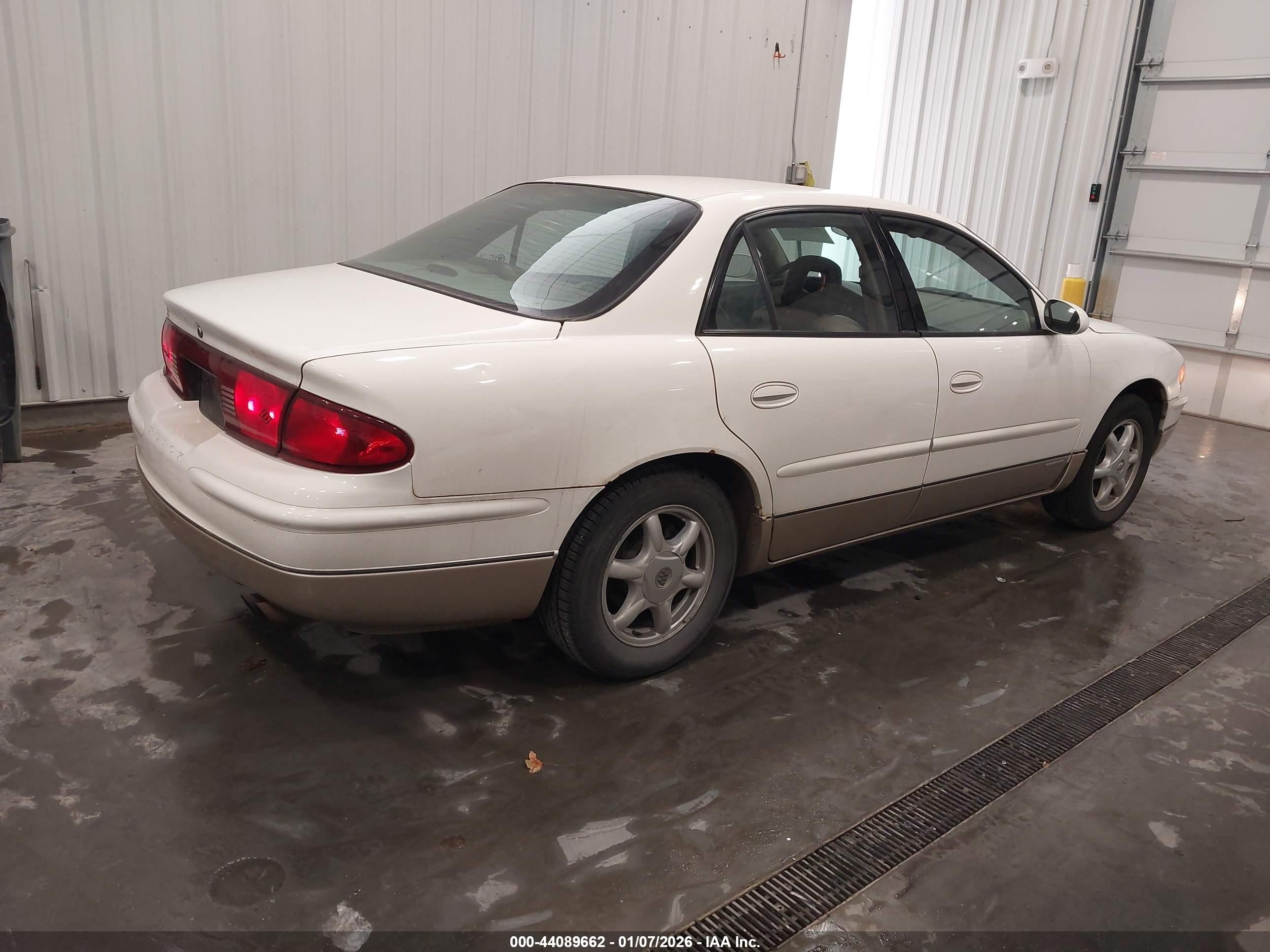2004 Buick Regal Ls White vin: 2G4WB52K241242259