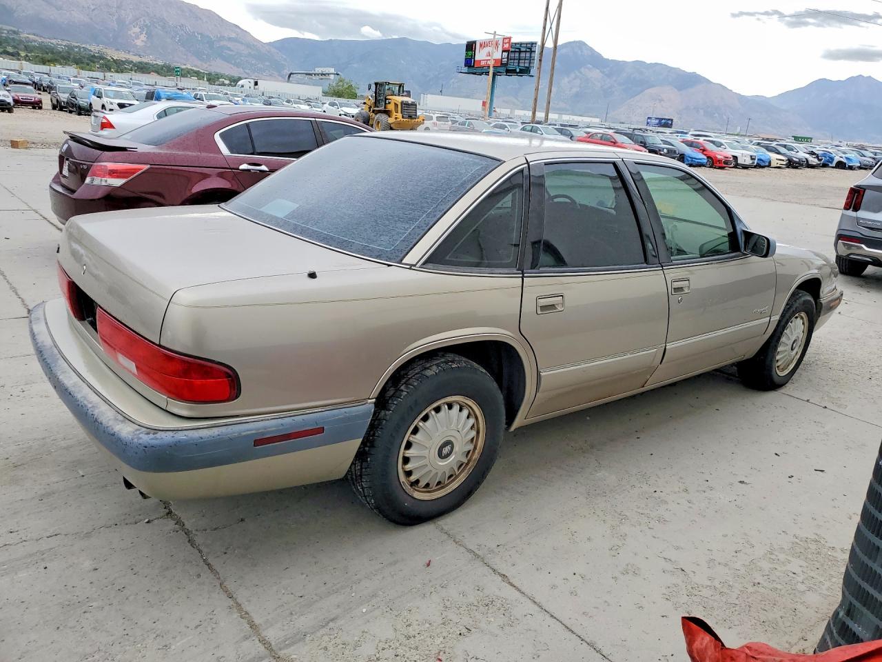 1996 Buick Regal Custom Gold vin: 2G4WB52K4T1403788