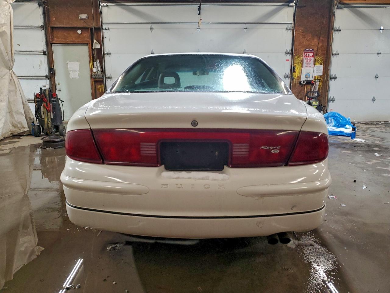 1998 Buick Regal Ls White vin: 2G4WB52K4W1571421