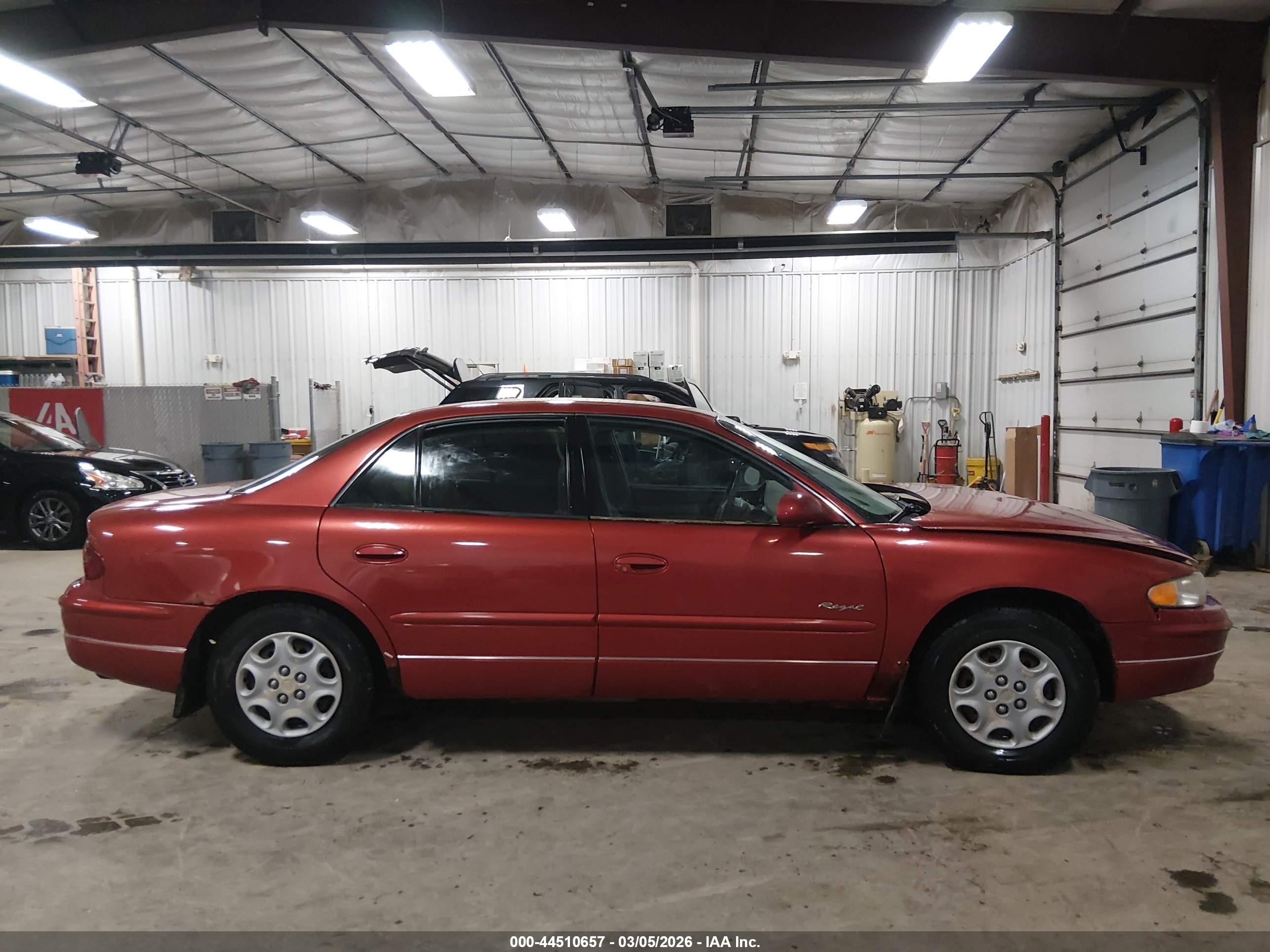 1998 Buick Regal Ls Red vin: 2G4WB52K5W1404002