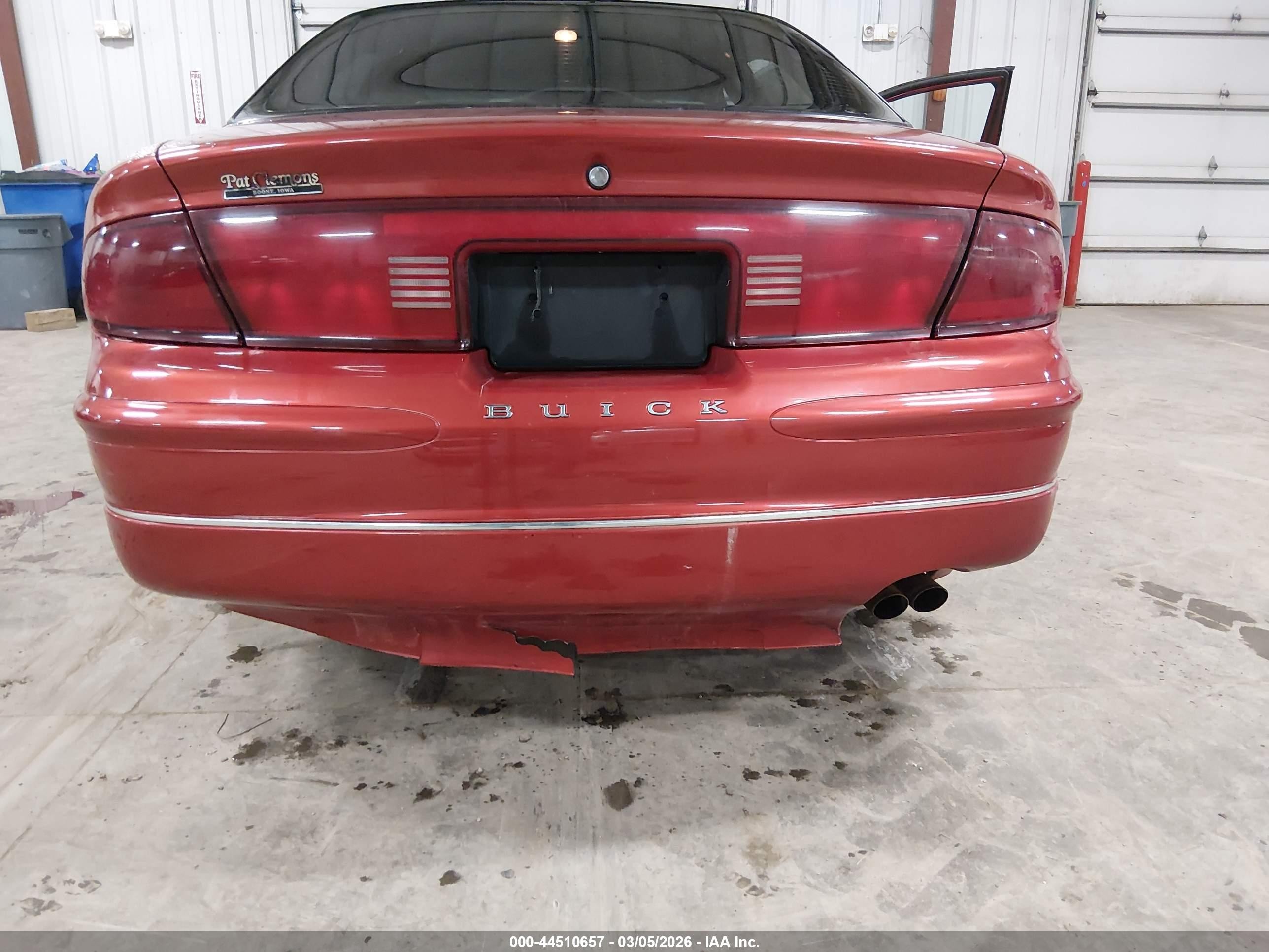 1998 Buick Regal Ls Red vin: 2G4WB52K5W1404002