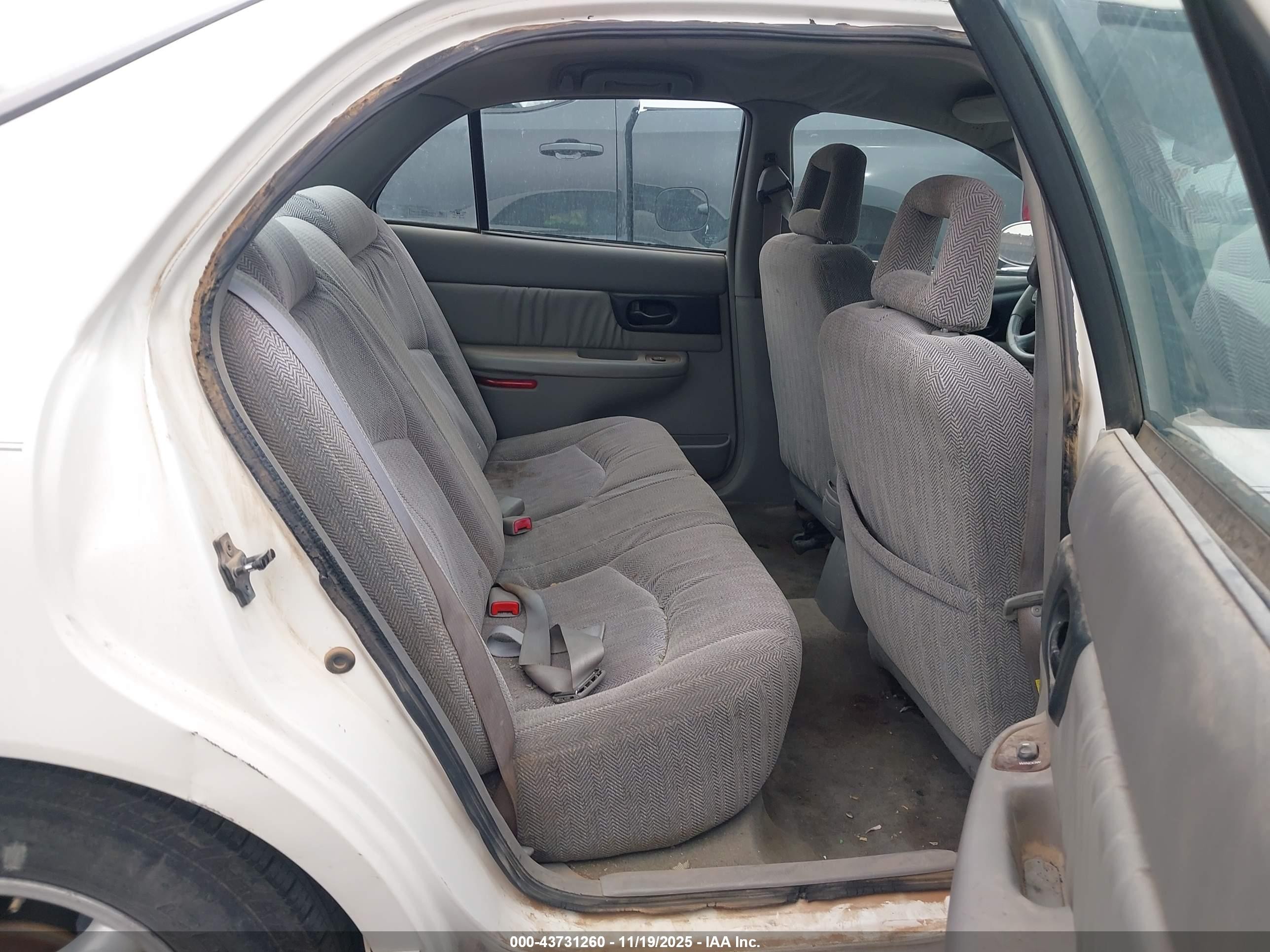 2004 Buick Regal Ls White vin: 2G4WB52K641180445