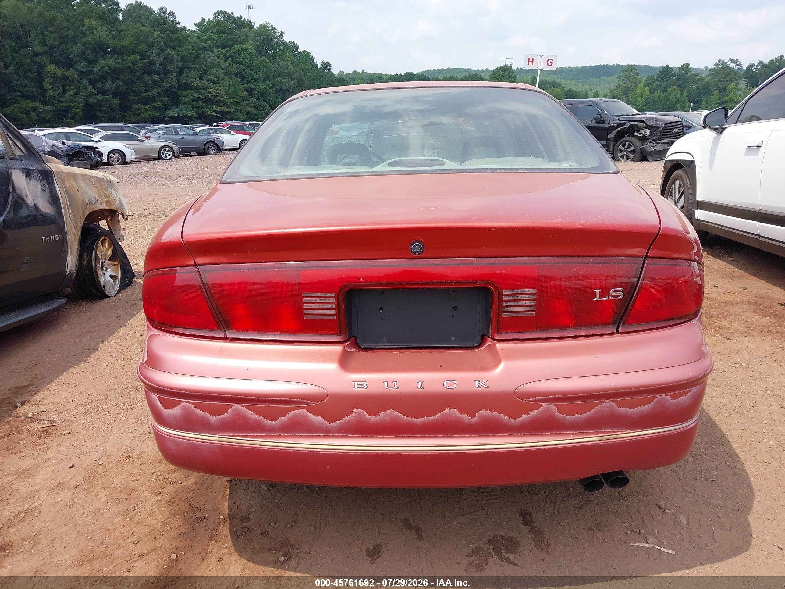 1998 Buick Regal Ls Red vin: 2G4WB52K6W1585353