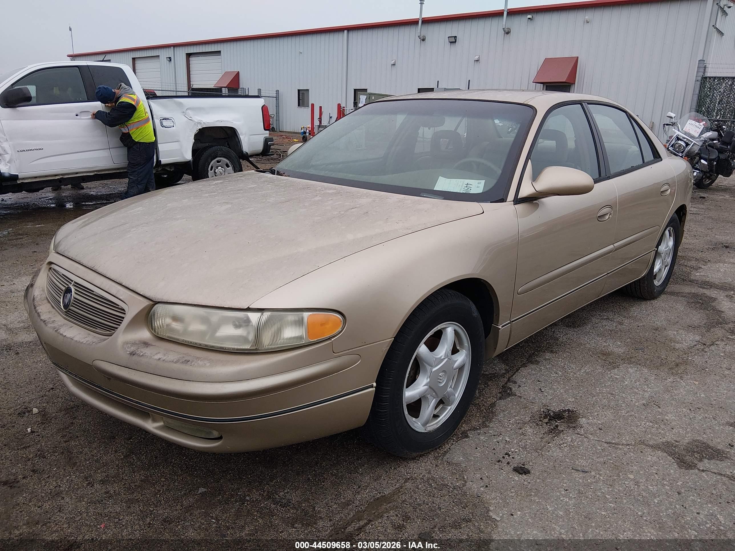 2004 Buick Regal Ls Champagne vin: 2G4WB52K741339375