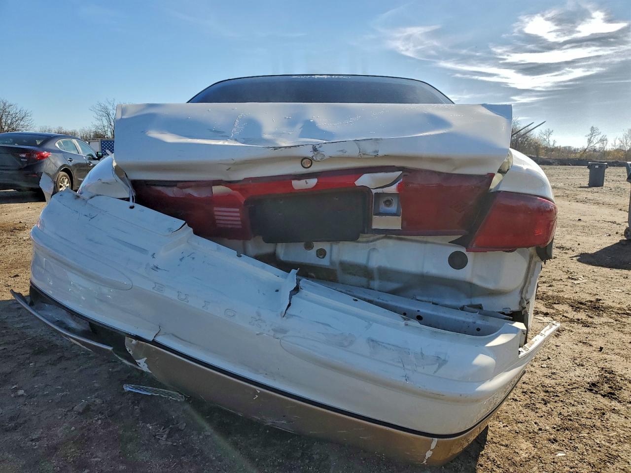 2004 Buick Regal Ls Белый vin: 2G4WB52K941228195