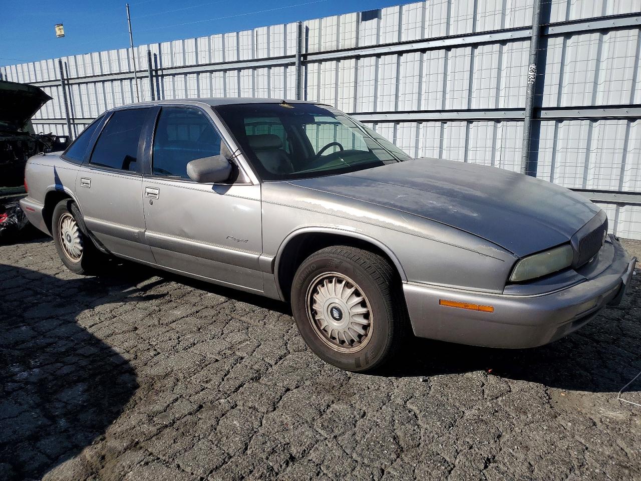 1996 Buick Regal Custom Silver vin: 2G4WB52K9T1460777