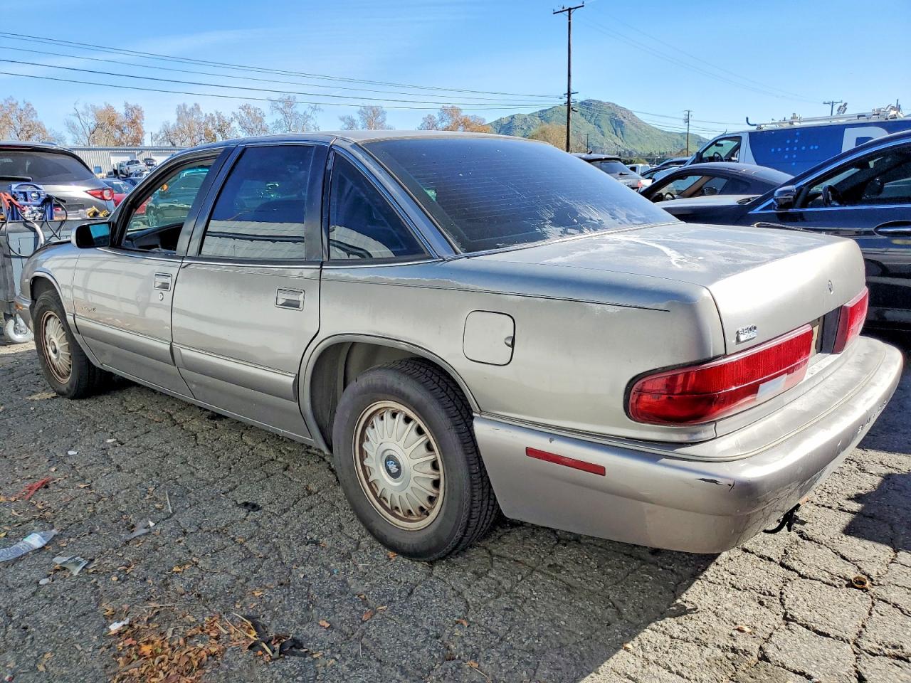 1996 Buick Regal Custom Silver vin: 2G4WB52K9T1460777