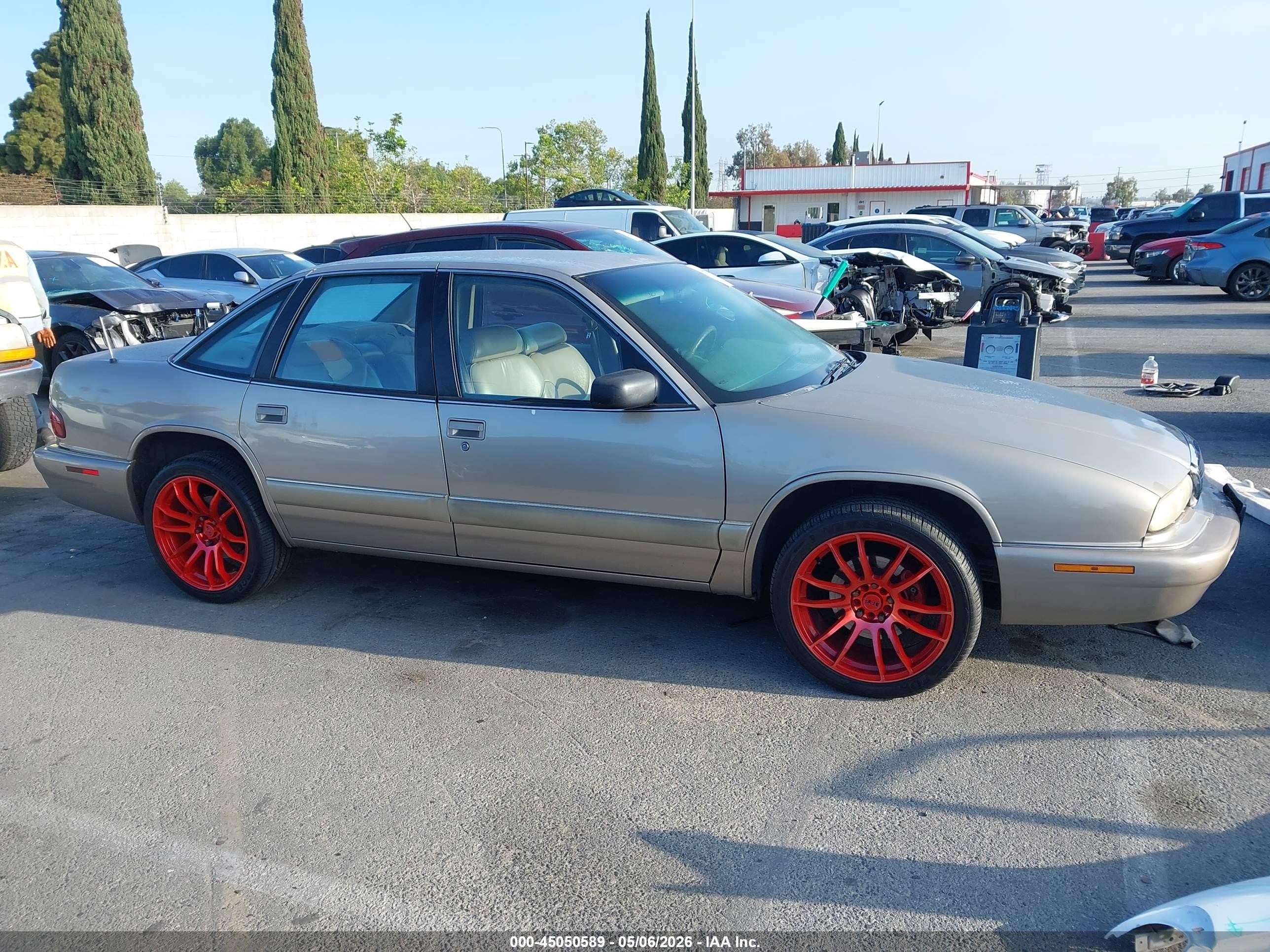 1996 Buick Regal Custom Champagne vin: 2G4WB52K9T1495352
