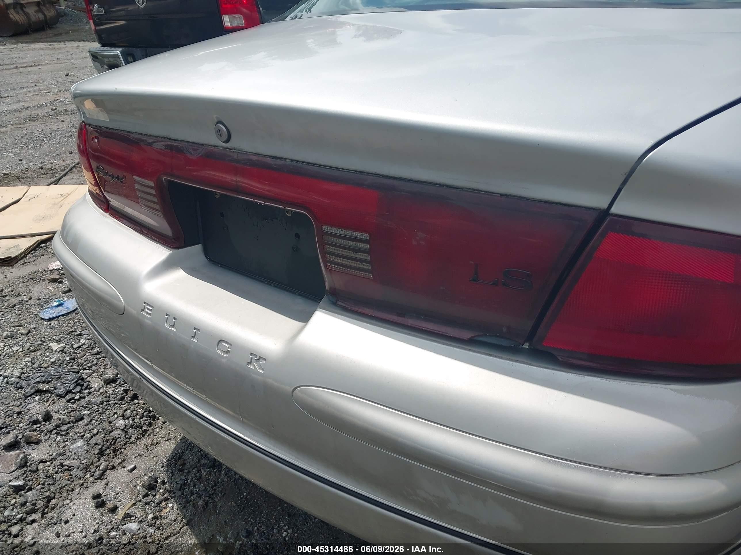 2004 Buick Regal Ls Серебряный vin: 2G4WB52KX41335210