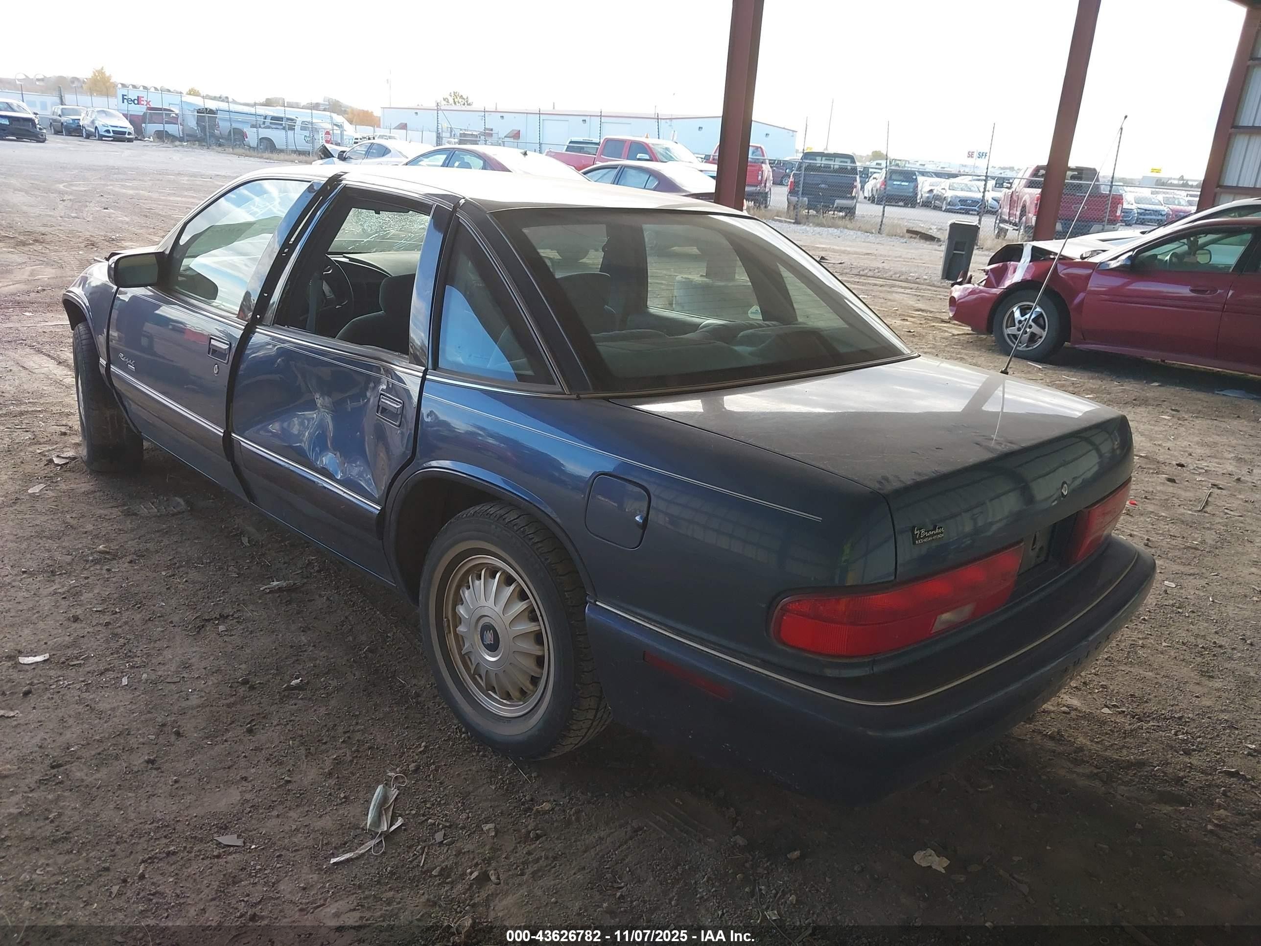 1995 Buick Regal Custom Blue vin: 2G4WB52L2S1467027