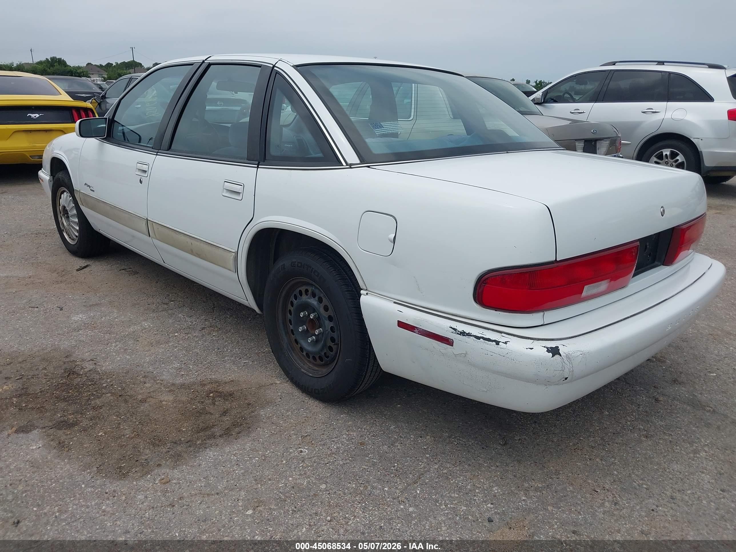 1995 Buick Regal Custom White vin: 2G4WB52L3S1406690