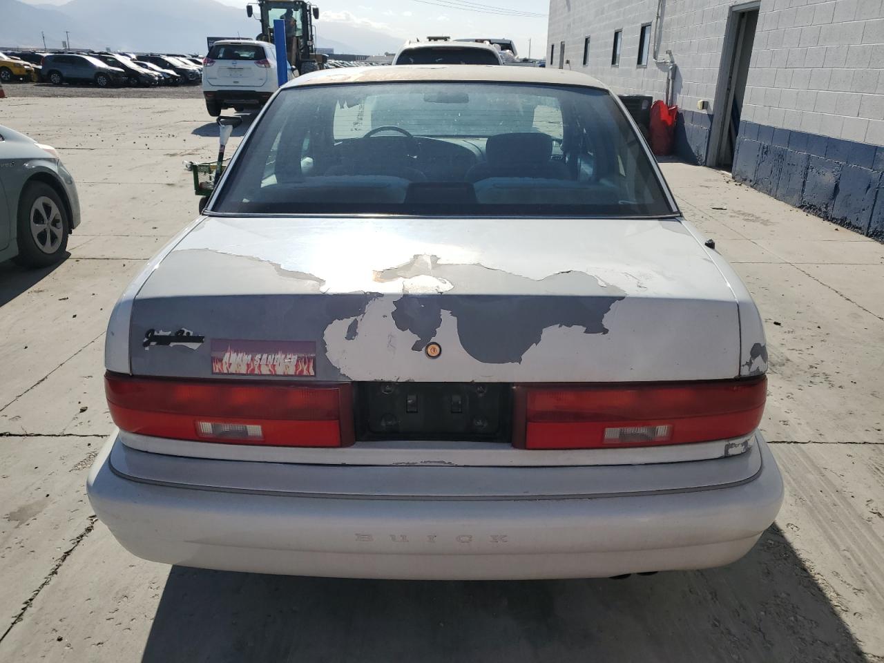 1995 Buick Regal Custom White vin: 2G4WB52L3S1451225
