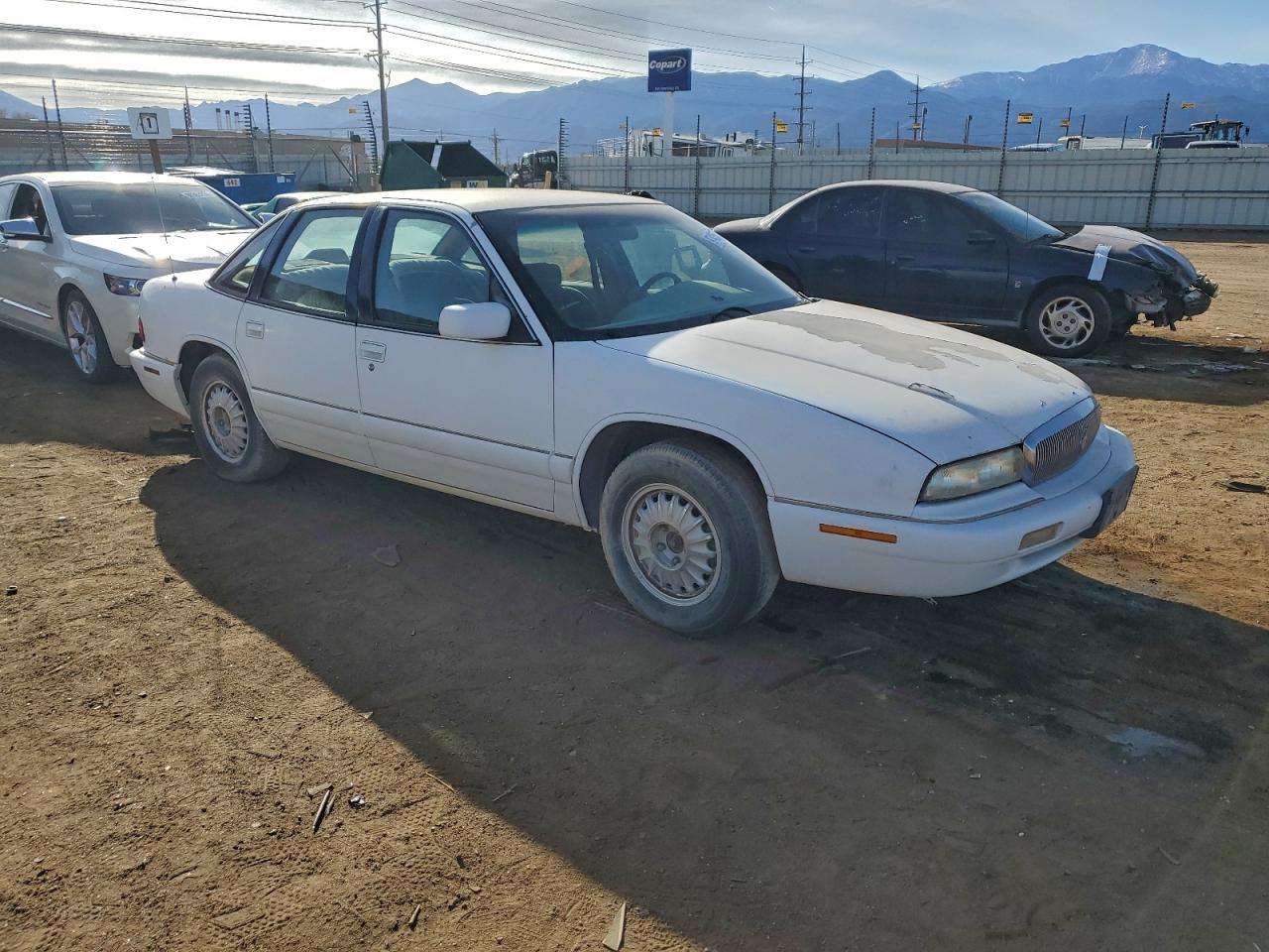 1995 Buick Regal Custom White vin: 2G4WB52L6S1458265