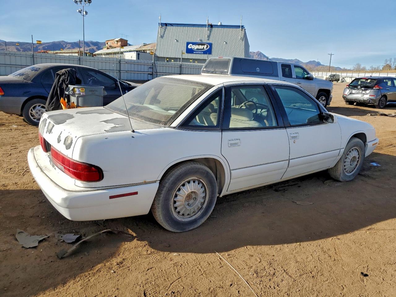 1995 Buick Regal Custom White vin: 2G4WB52L6S1458265