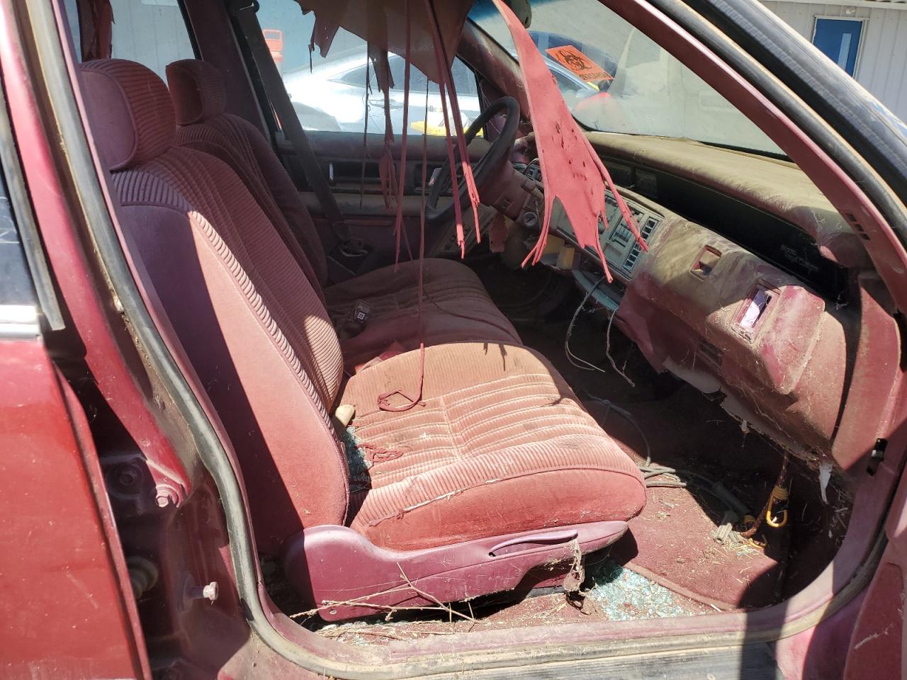 1992 Buick Regal Custom Red vin: 2G4WB54T0N1505100