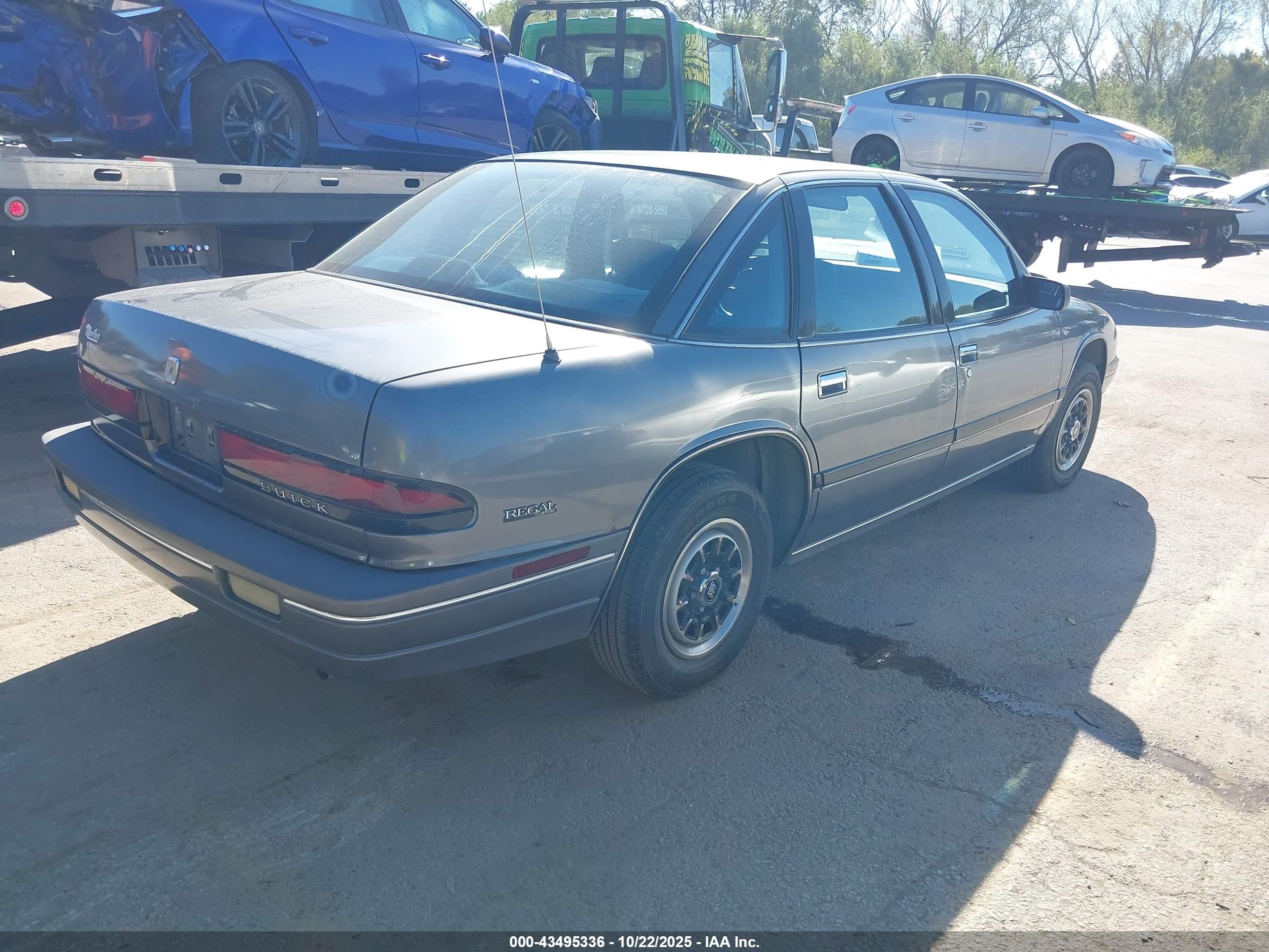 1992 Buick Regal Custom Gray vin: 2G4WB54T5N1472417