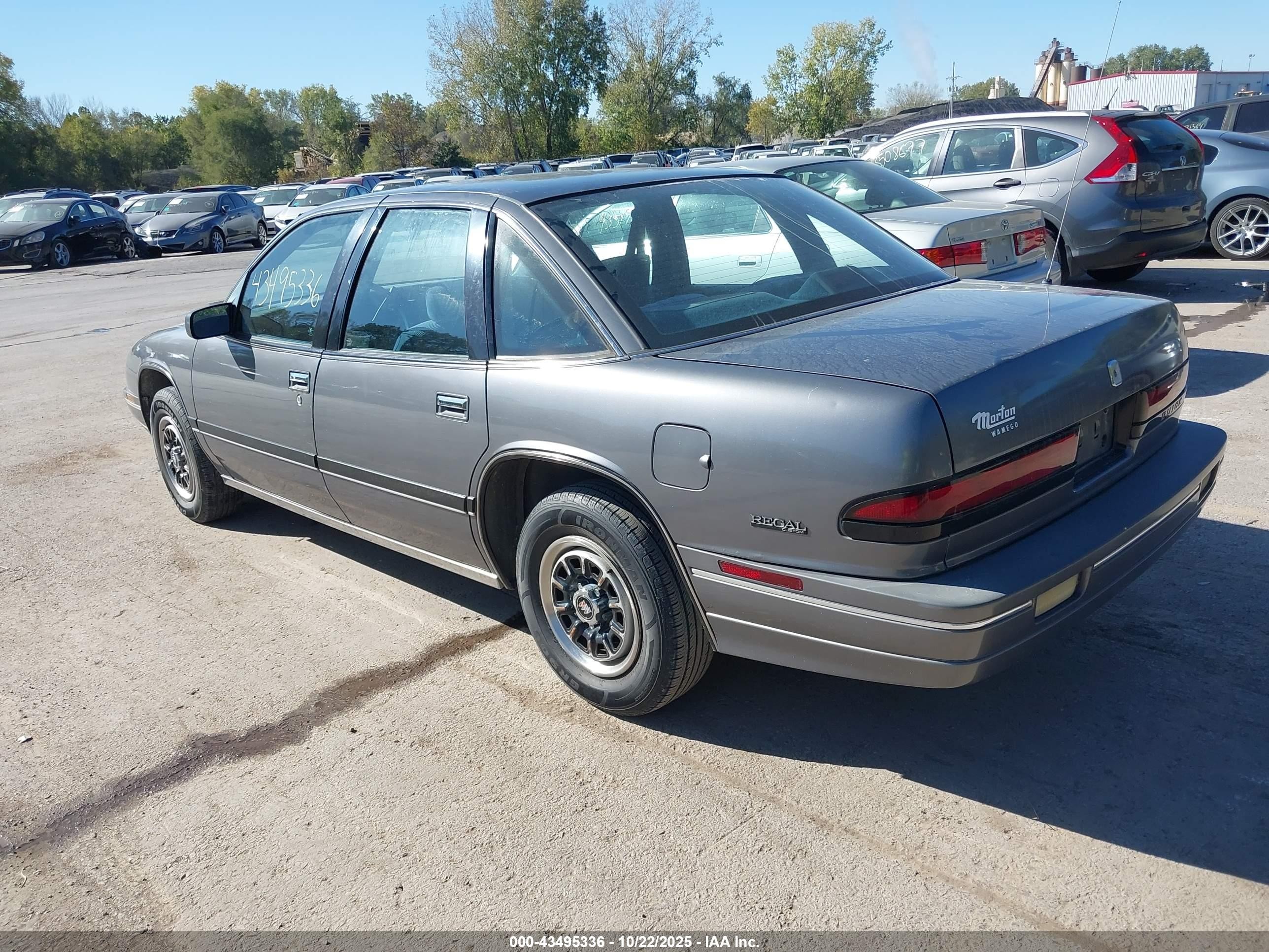 1992 Buick Regal Custom Gray vin: 2G4WB54T5N1472417